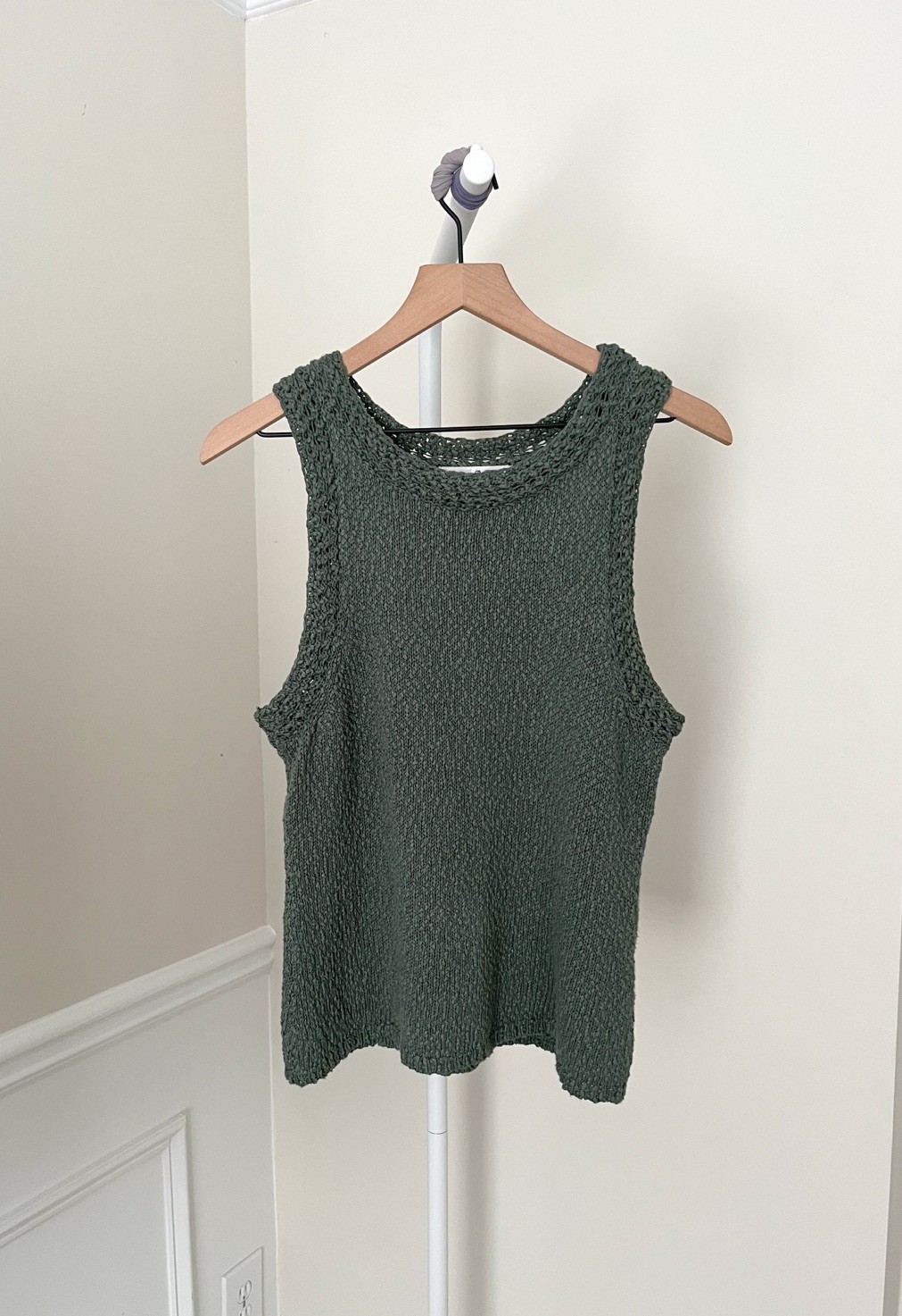 TOMMY BAHAMA Crochet Trim Sleeveless Sweater Tank Top Linen Green Women’s Small