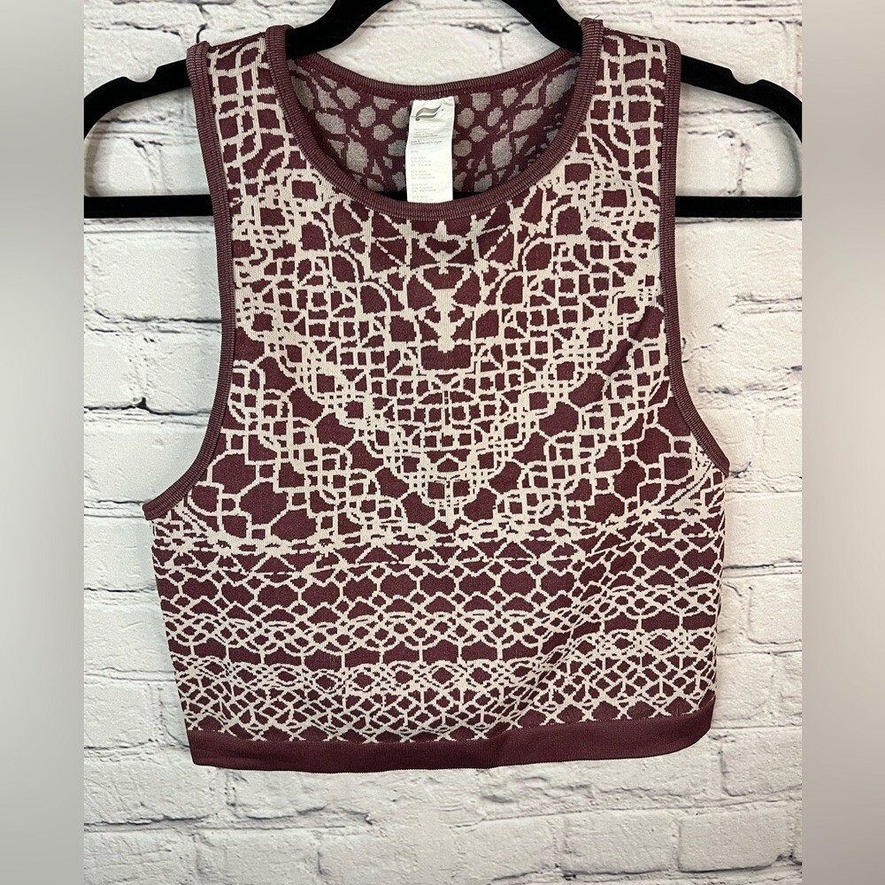 Fabletics Veranda Seamless Cropped Tank Burgundy/Sand Stretch Size Large