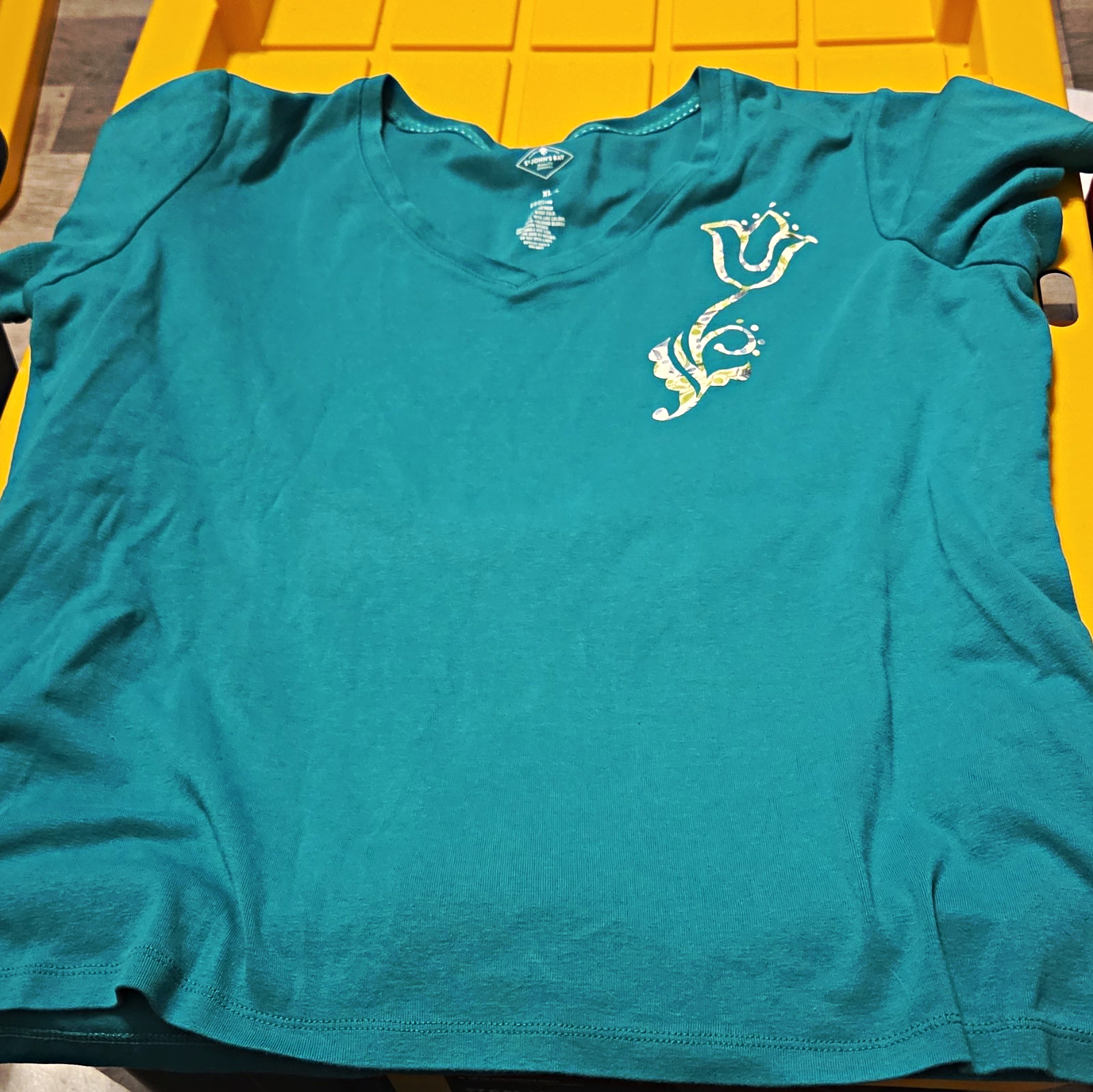 St. John’s Bay Essential Tee Women’s XL Green V-Neck Short Sleeve T-Shirt Cotton