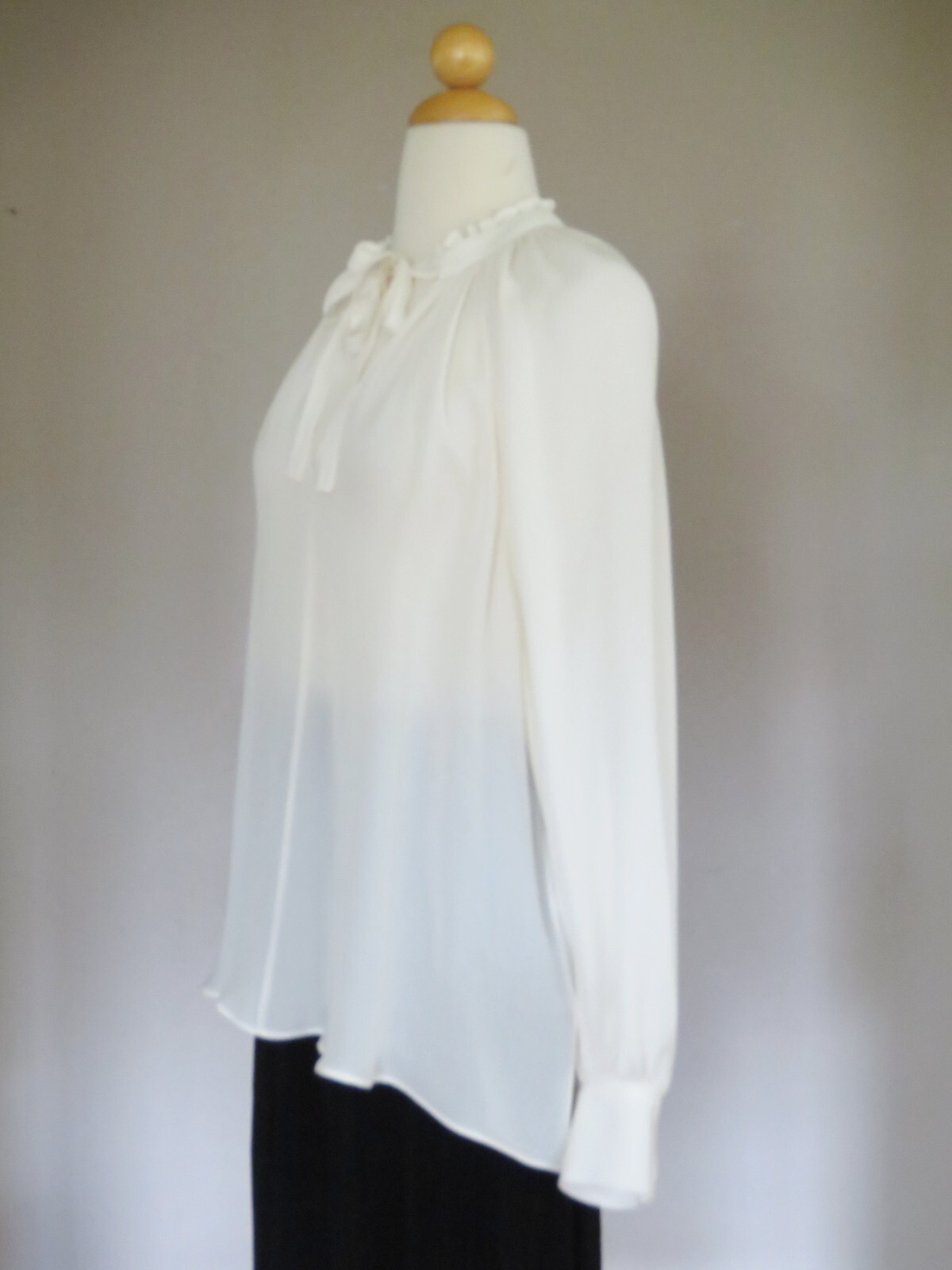 VOZ SIZE LARGE /L BISHOP SLEEVE BLOUSE, SILK GEORGETTE, IN IVORY Retail $395