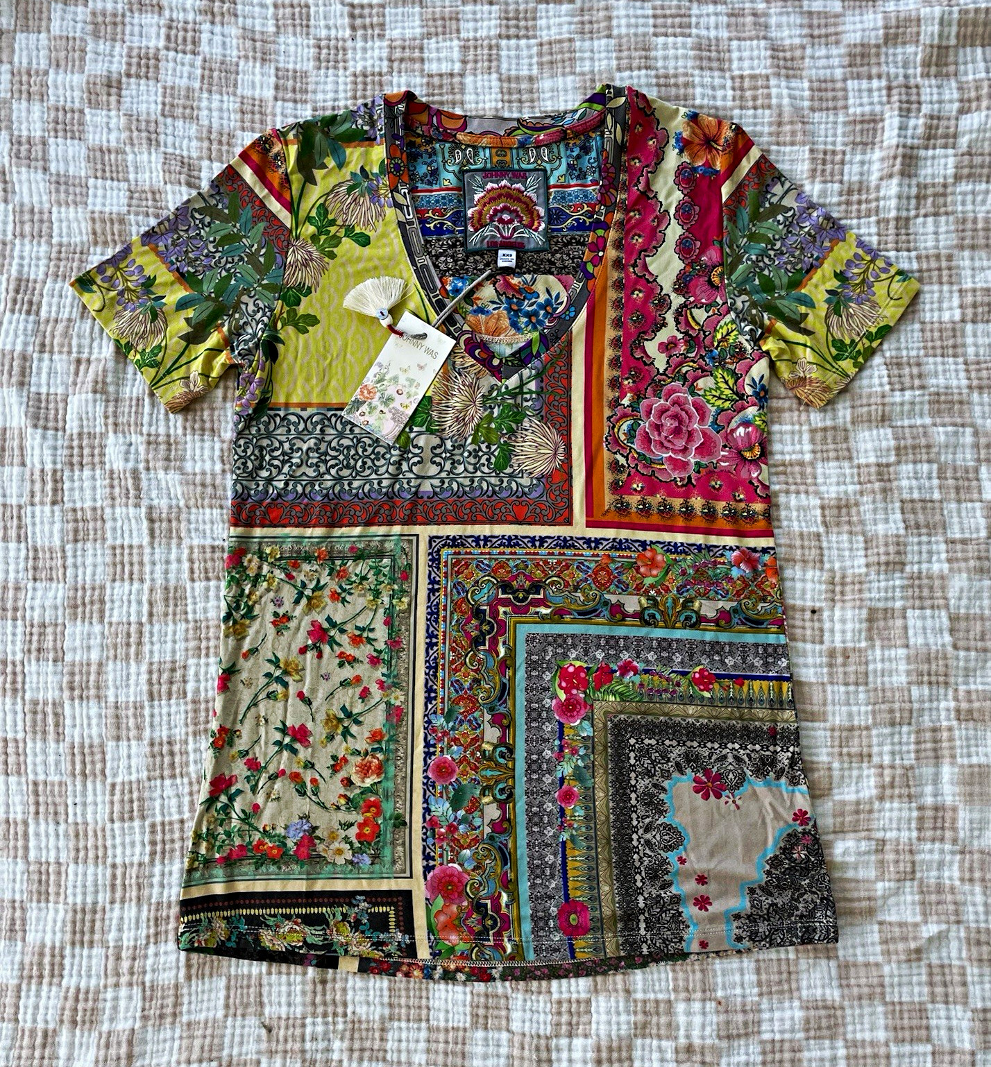 Johnny Was Women’s XXS Floral V-Neck Short Sleeve Embroidered Top