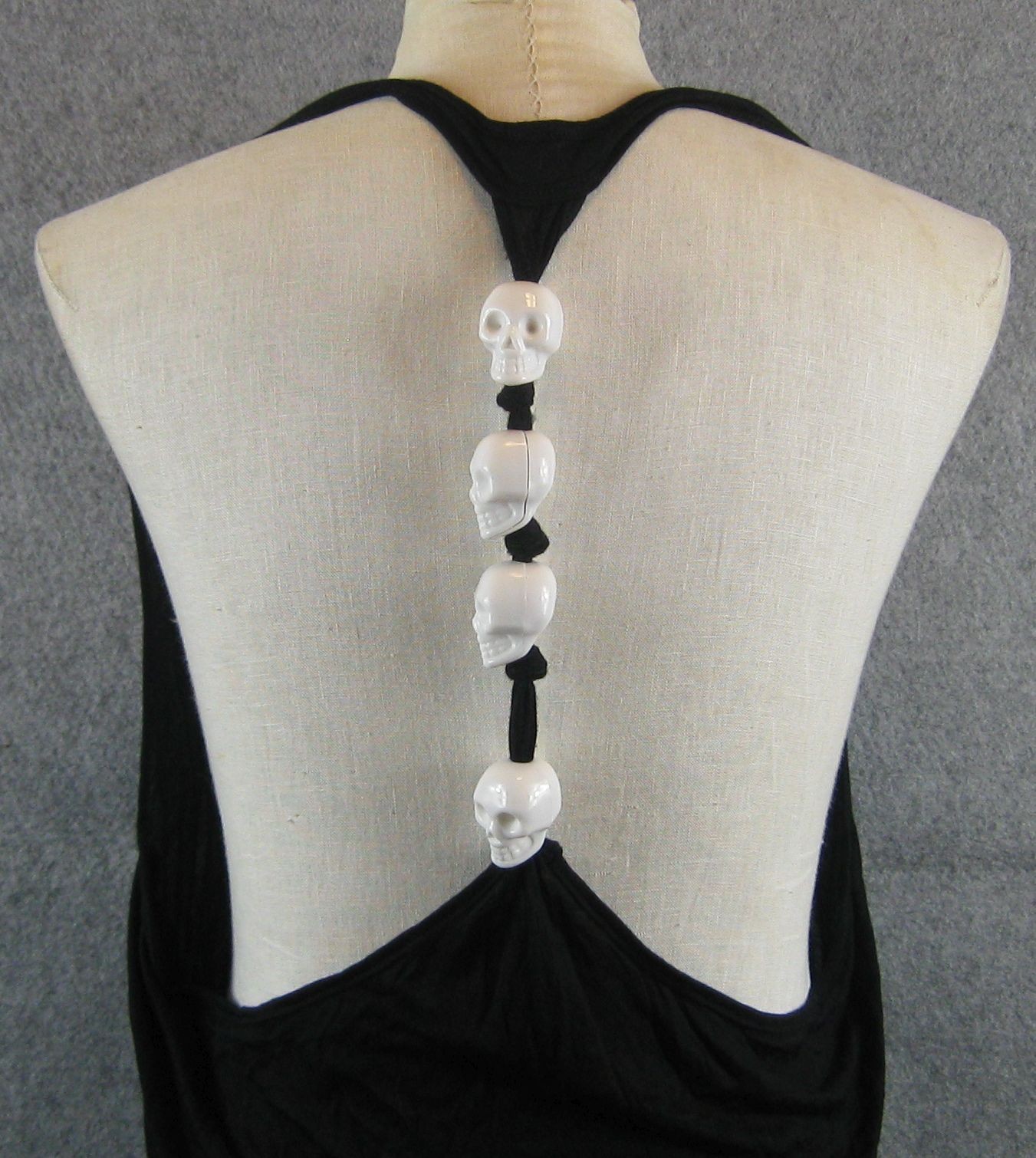 Hot Topic Teenage Runaway Women’s Tank Top XL Black Skull Bead