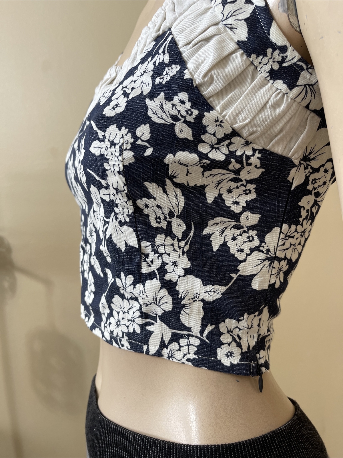 Women’s Blue Floral Denim Casual Summer Short Pleated Zipper Size M Blouse Top