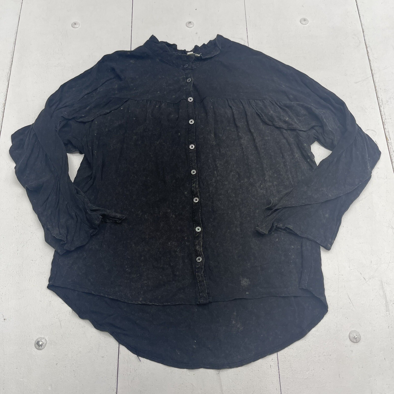 Umgee Black Mineral Wash Ruffle Long Sleeve Button Up Women’s Size Large
