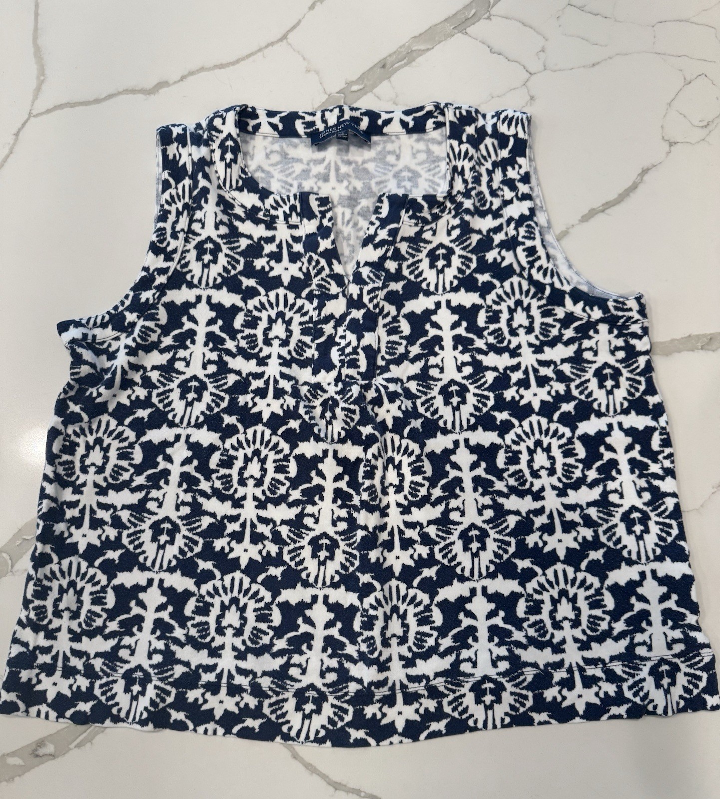 Jones New York Signature Womens L Blue White Geometric Split Neck Top