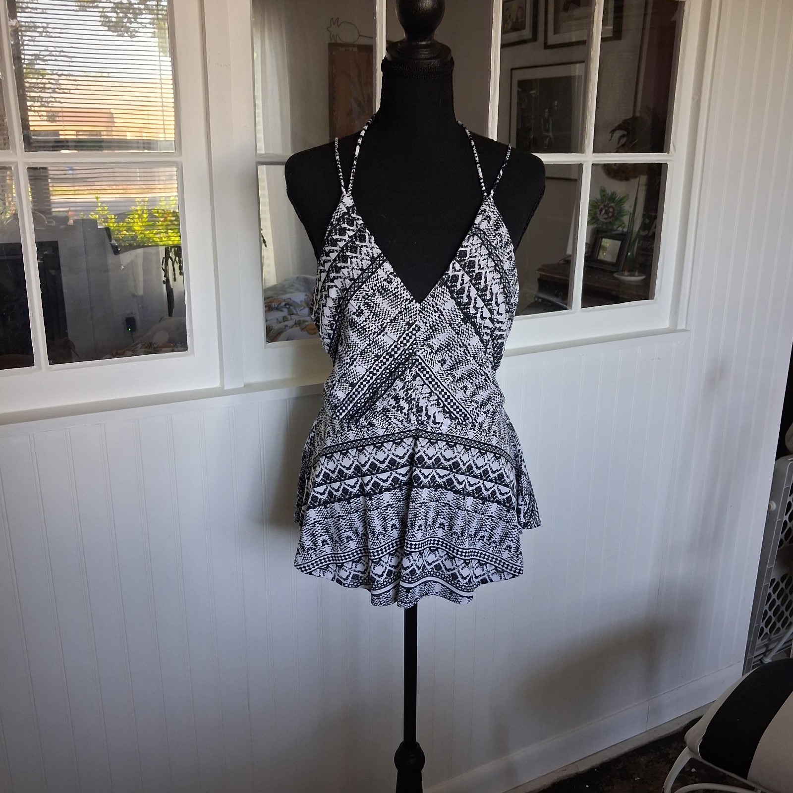 Jessica Simpson Womens L Boho Halter V-Neck Flowy Peplum Flowy #342
