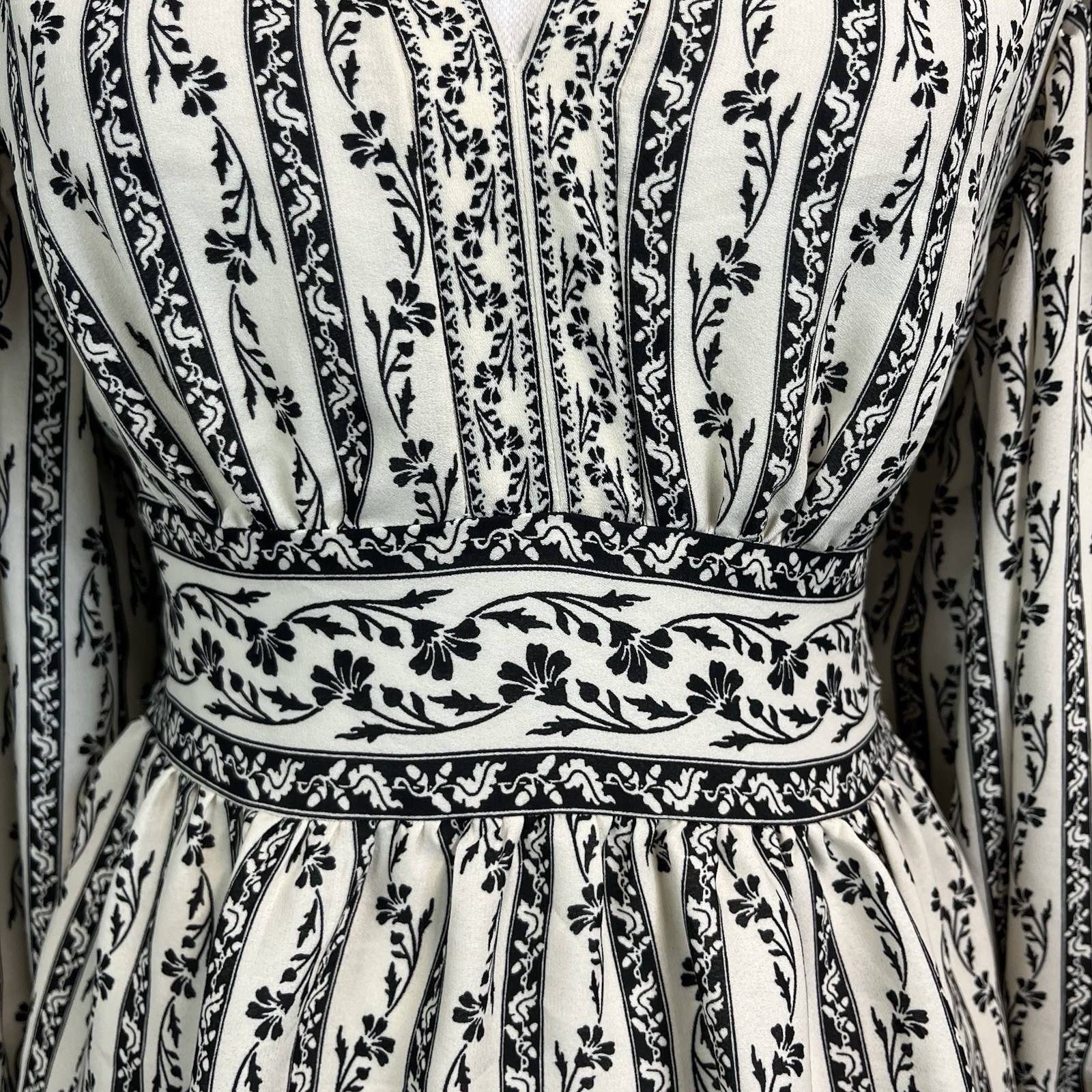Max Studio Blouse size Extra Small Black Ivory Floral Peasant Boho Wedding Slim