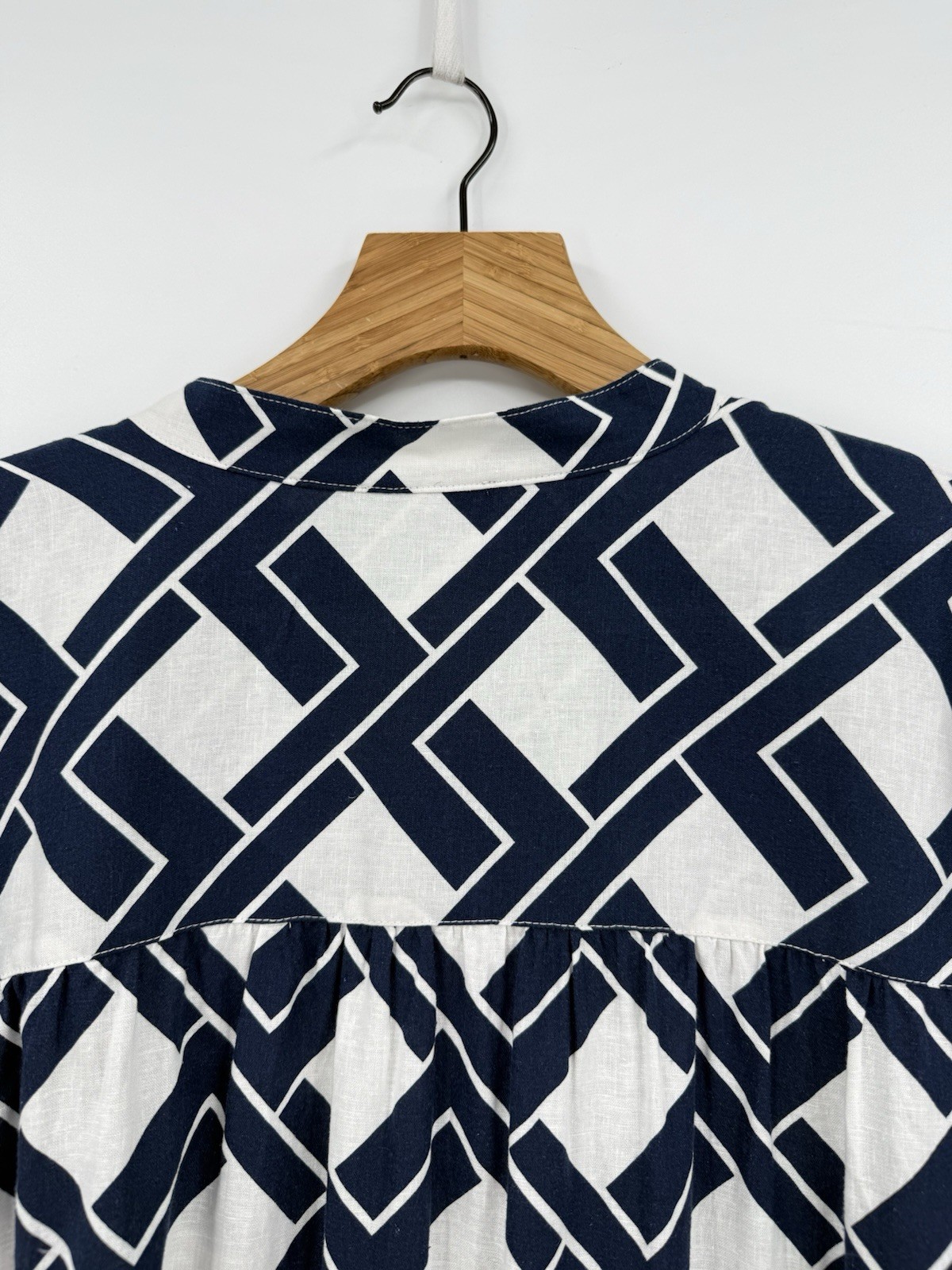 Universal Standard Avalon Linen Blend Blouse in Geometrica Print Size L, 22-24