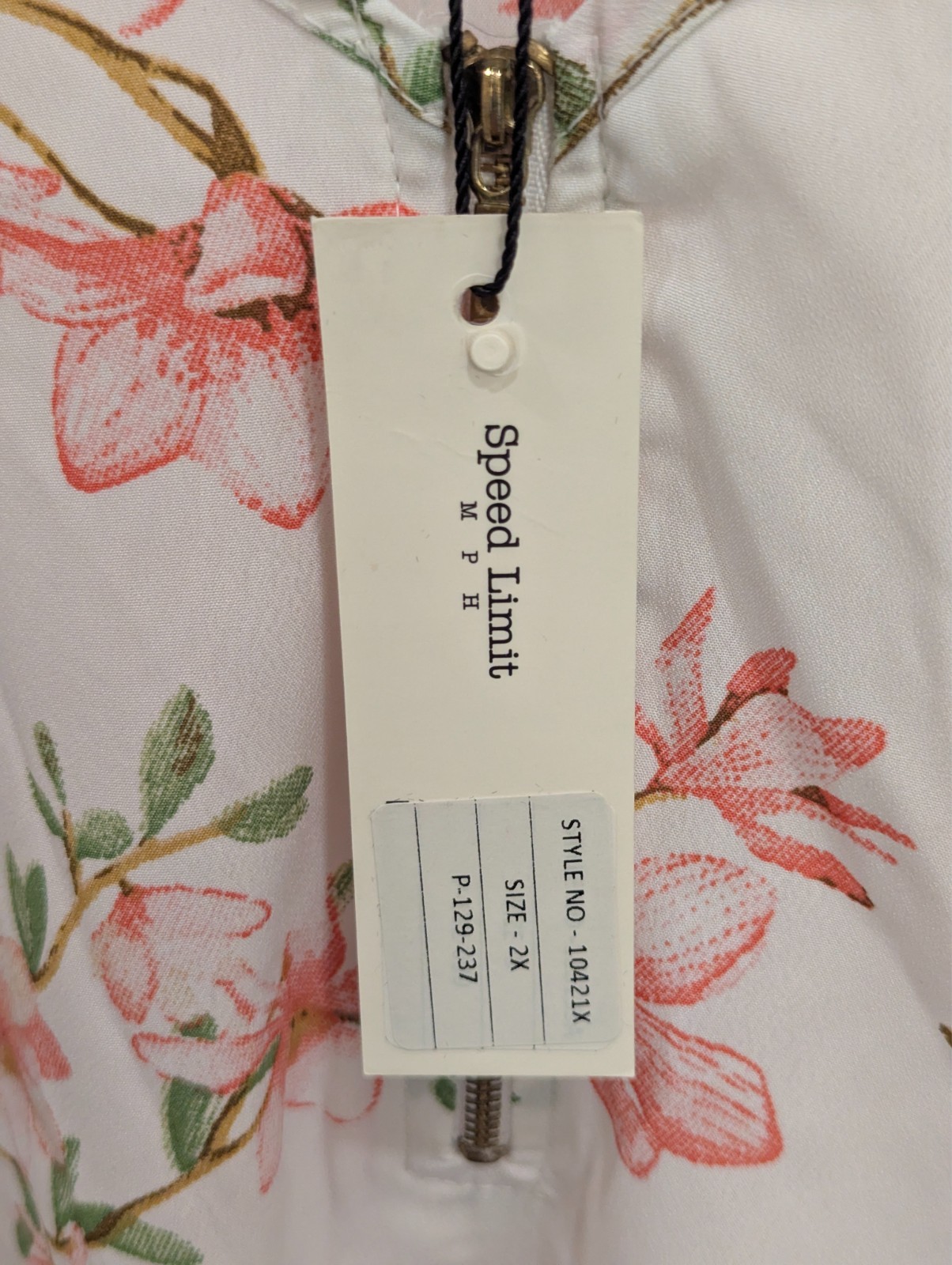Speed Limit MPH Womens 2X Floral Blouse White Pink Zip V Neck Cold Shoulder Top