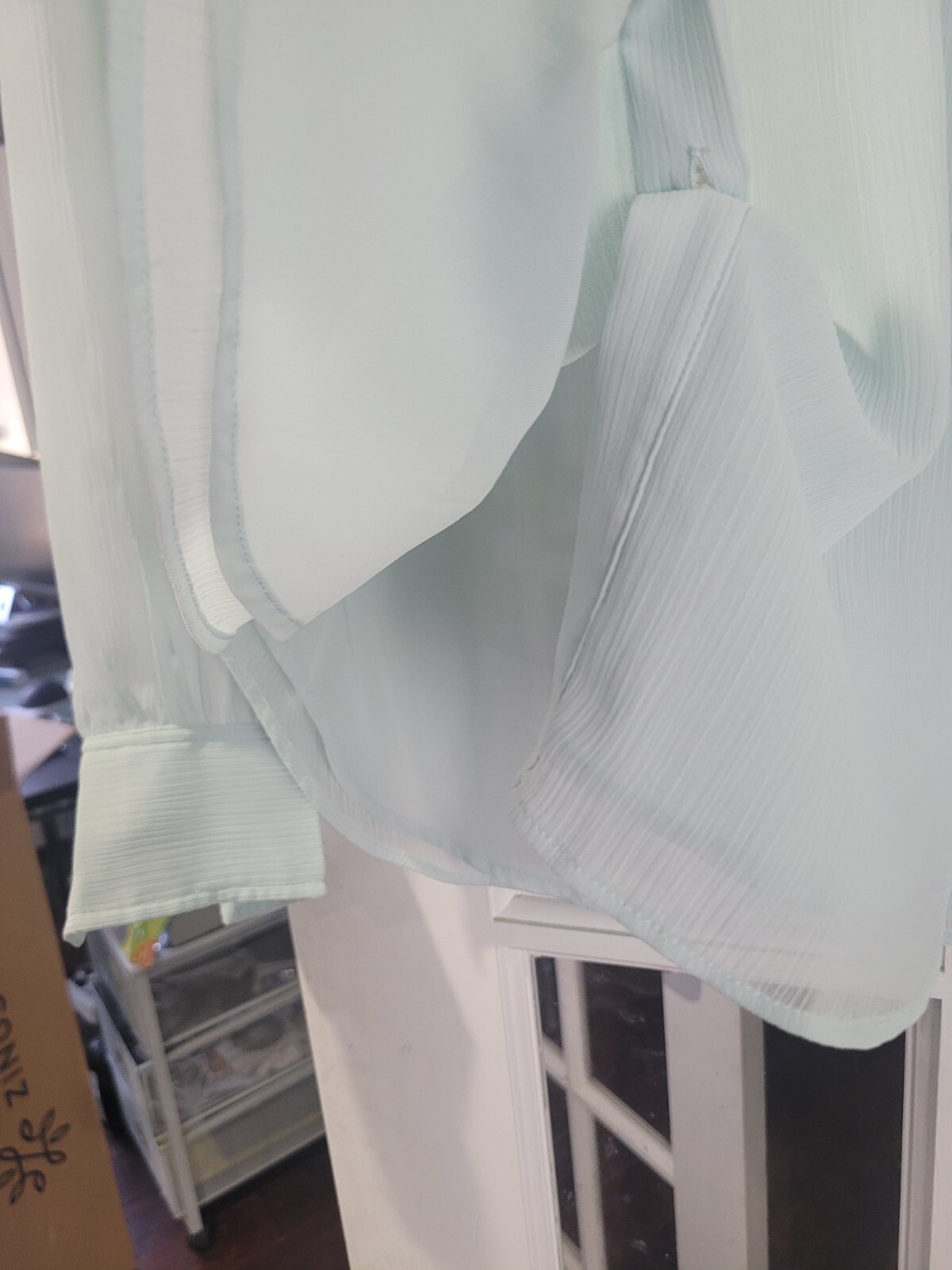 Ann Taylor Lt Teal Ruffle Front And Neck Feminine Blouse Hidden Placket Sz XS