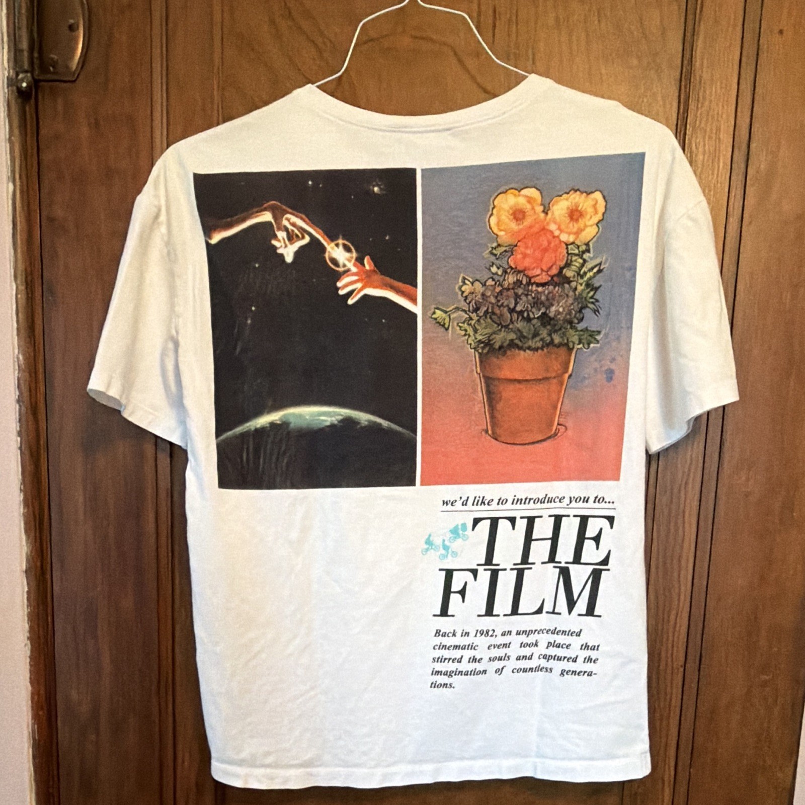 ZARA E.T. The Extra-Terrestrial White Graphic Tee M Crew Short Sleeve