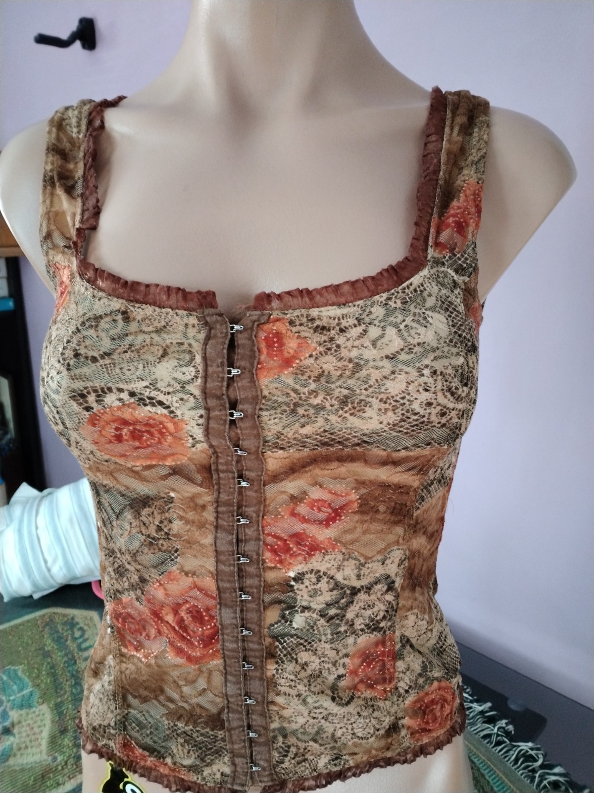 Lace top, S, extra slim, floral, sleeveless, sweetheart, USA