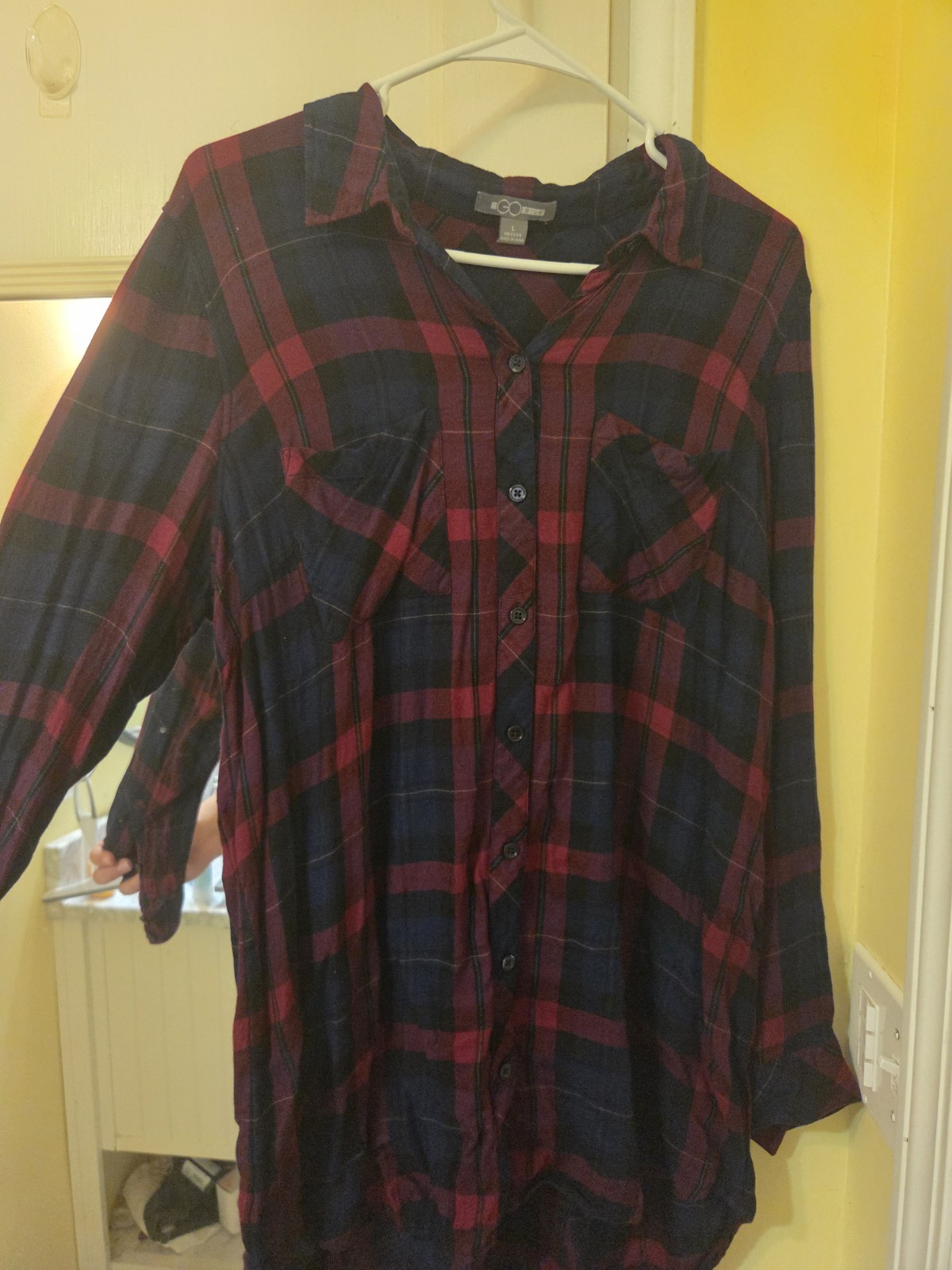 GO Silk Women’s L Navy/Red Plaid Long Sleeve Collared Button-Up Shirt