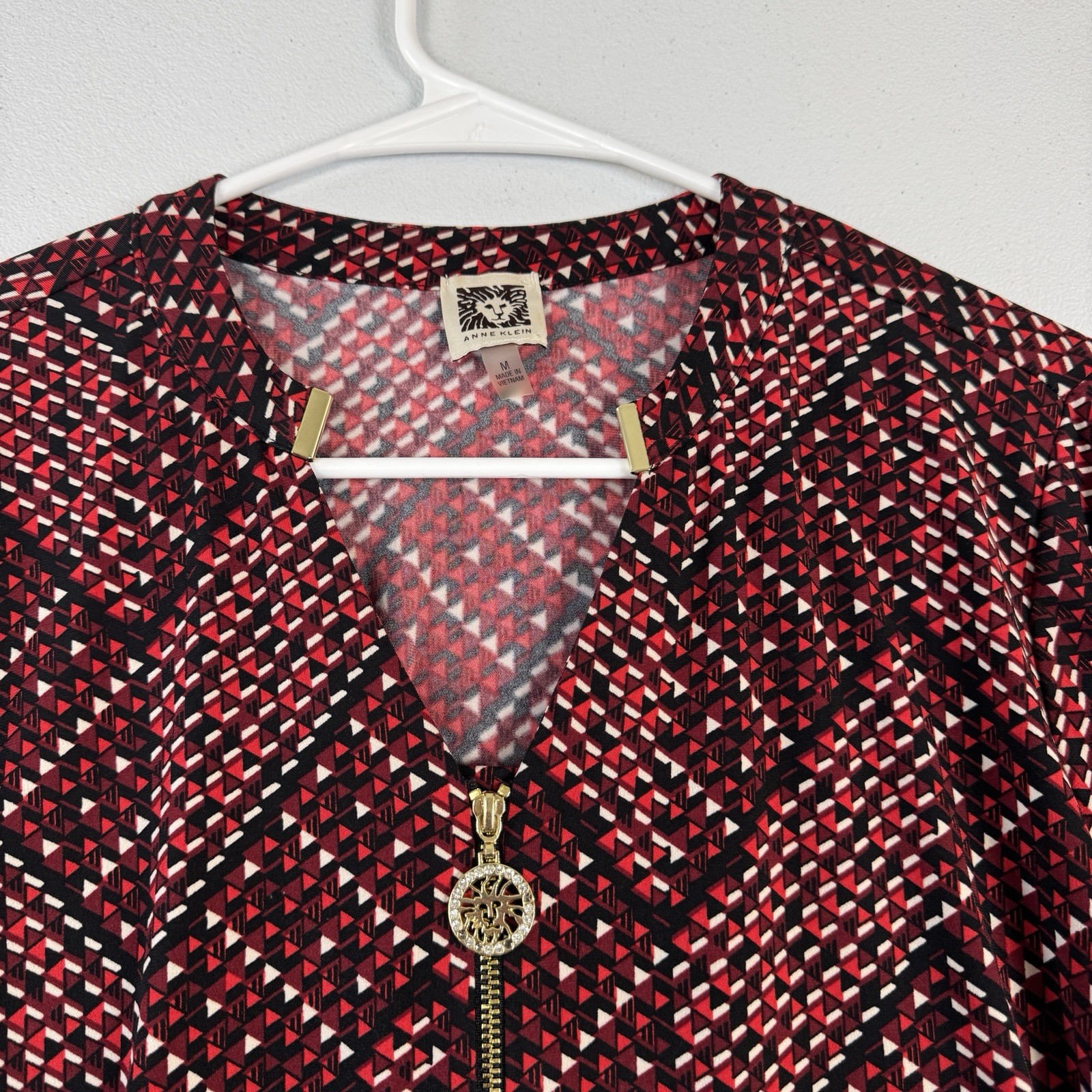 Anne Klein Front Zip Blouse Womens M Medium Red White Black Geo Gold Accents
