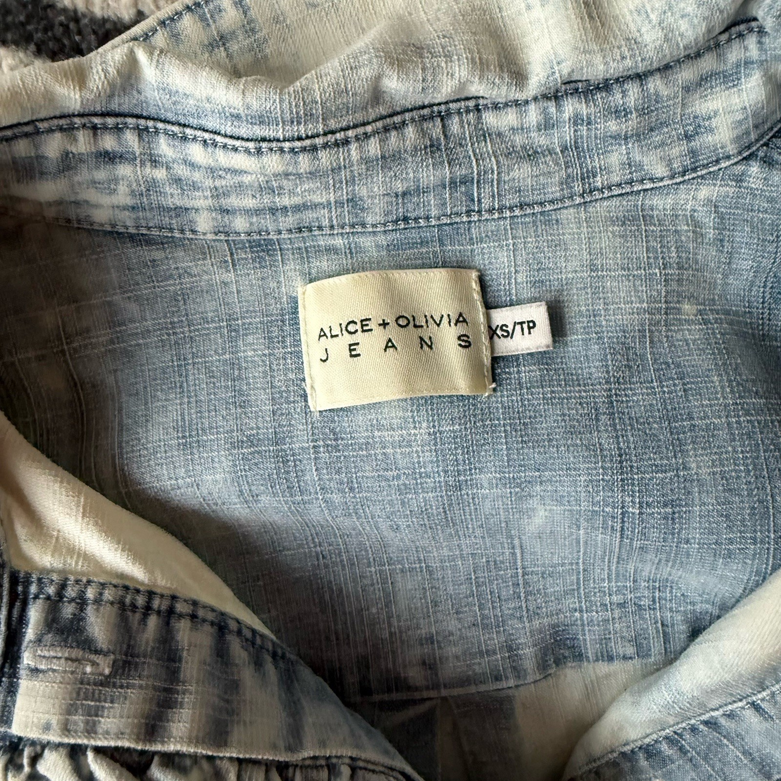 Alice + Olivia Jeans Ruffle Chambray Button Front Blouse Top XS Blue Ocean Blues
