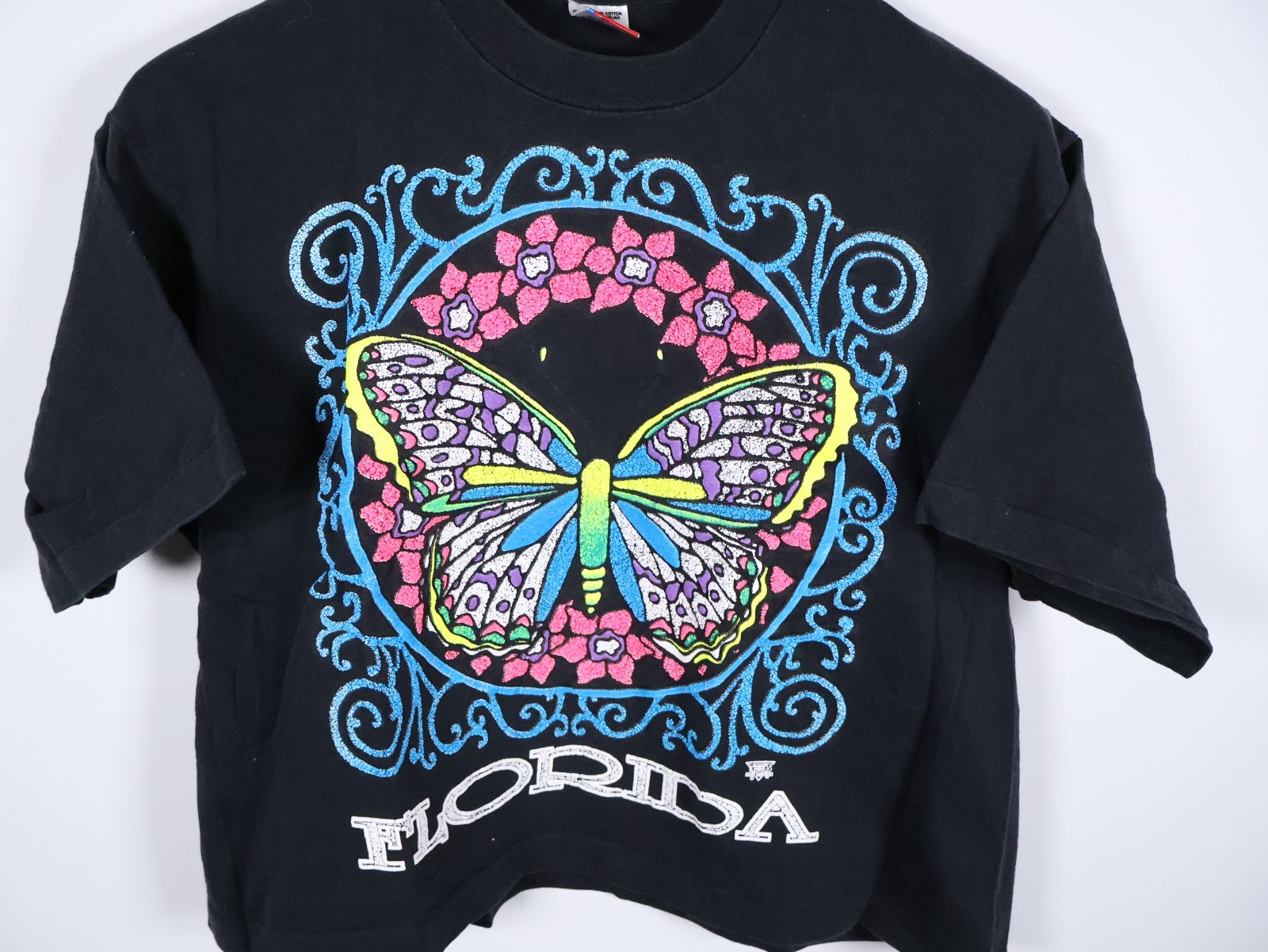 90s Cropped Butterfly T-Shirt Women’s One Size / Large Single Stitch VTG