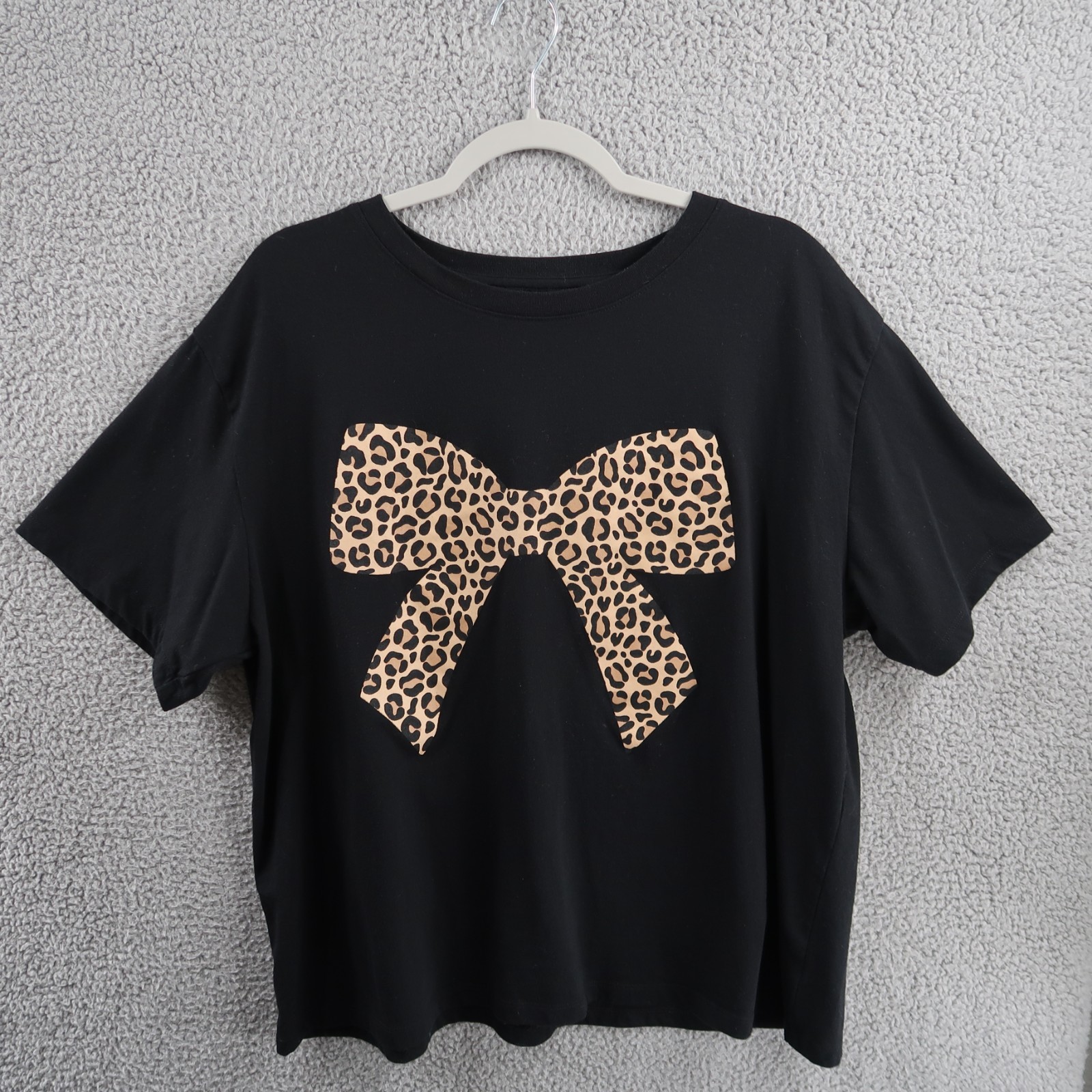Free Kisses Shirt Womens 3X Black Leopard Bow Graphic Tee Short Sleeve