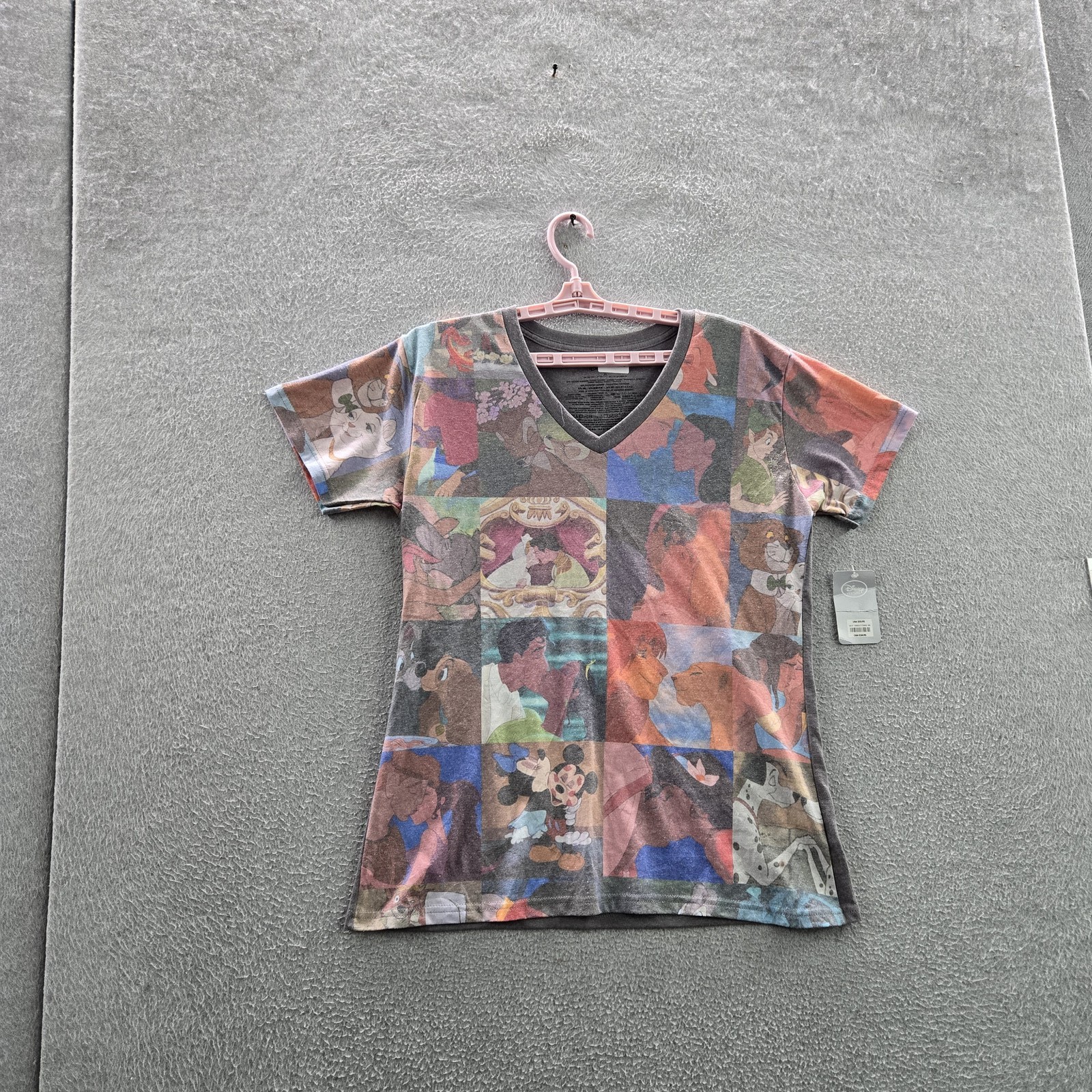 Disney Store Women Shirt XL Gray Graphic Casual V-Neck Pullover NWT