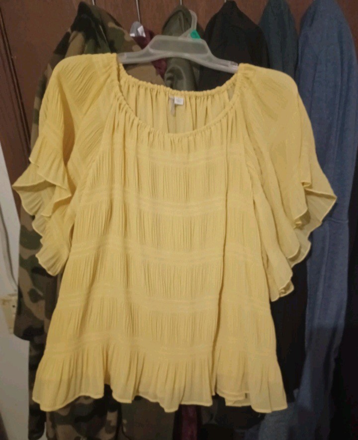 Assorted Women’s Tops Lot