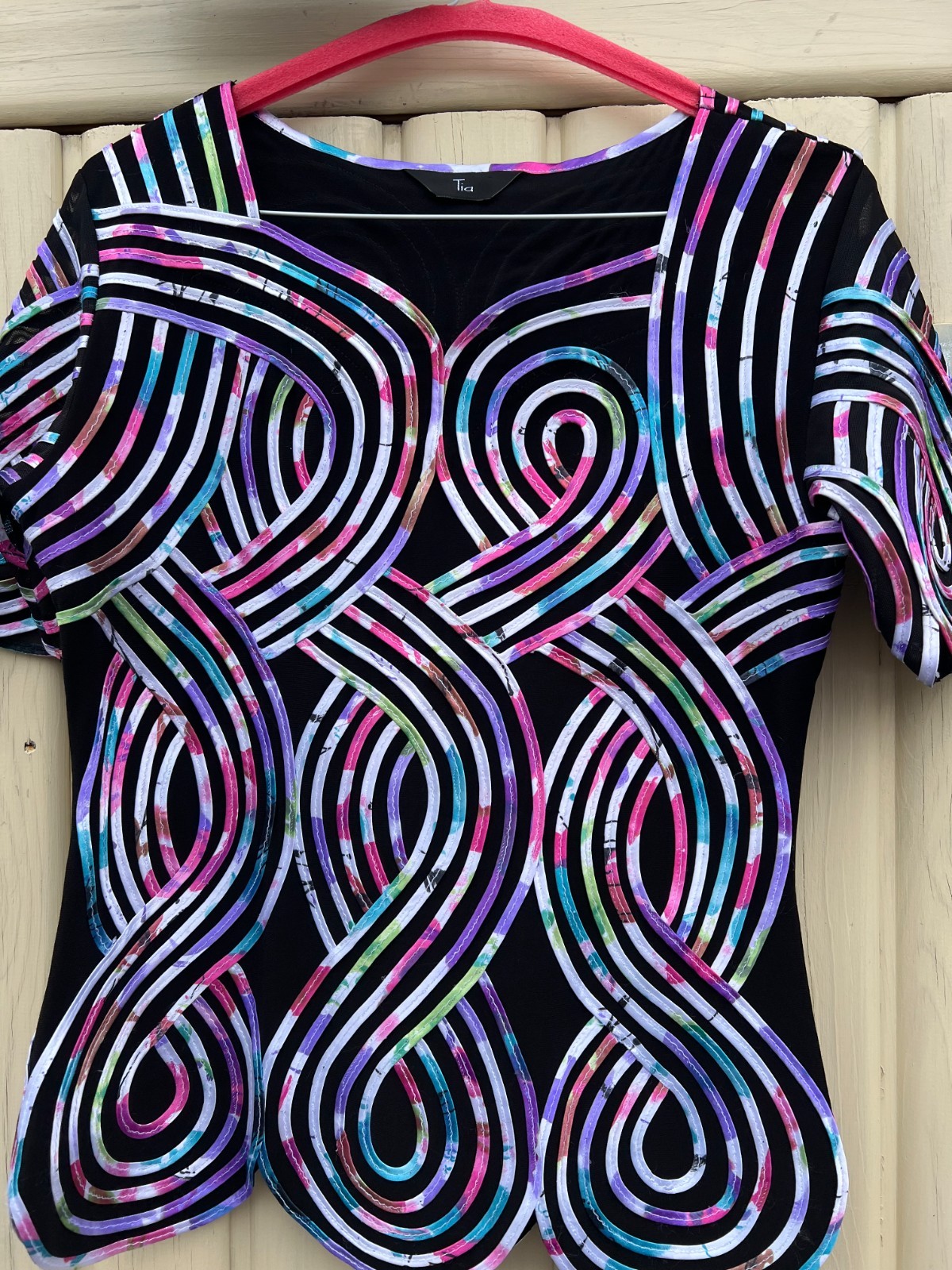 Tia Ladies Top Size 10 Multi Colour Ribbon Swirls Design 36″ Bust
