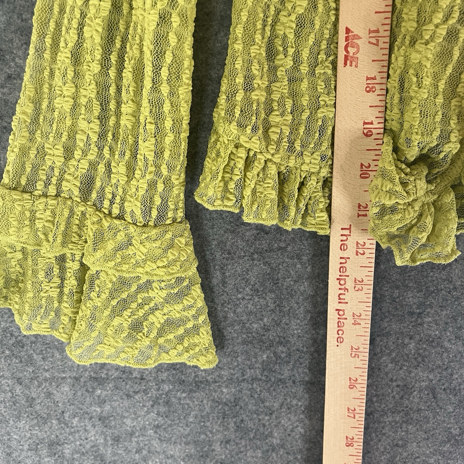 ASTR THE LABEL Chartreuse Green Lace Tie Front Blouse Flounce Sleeve Avocado S