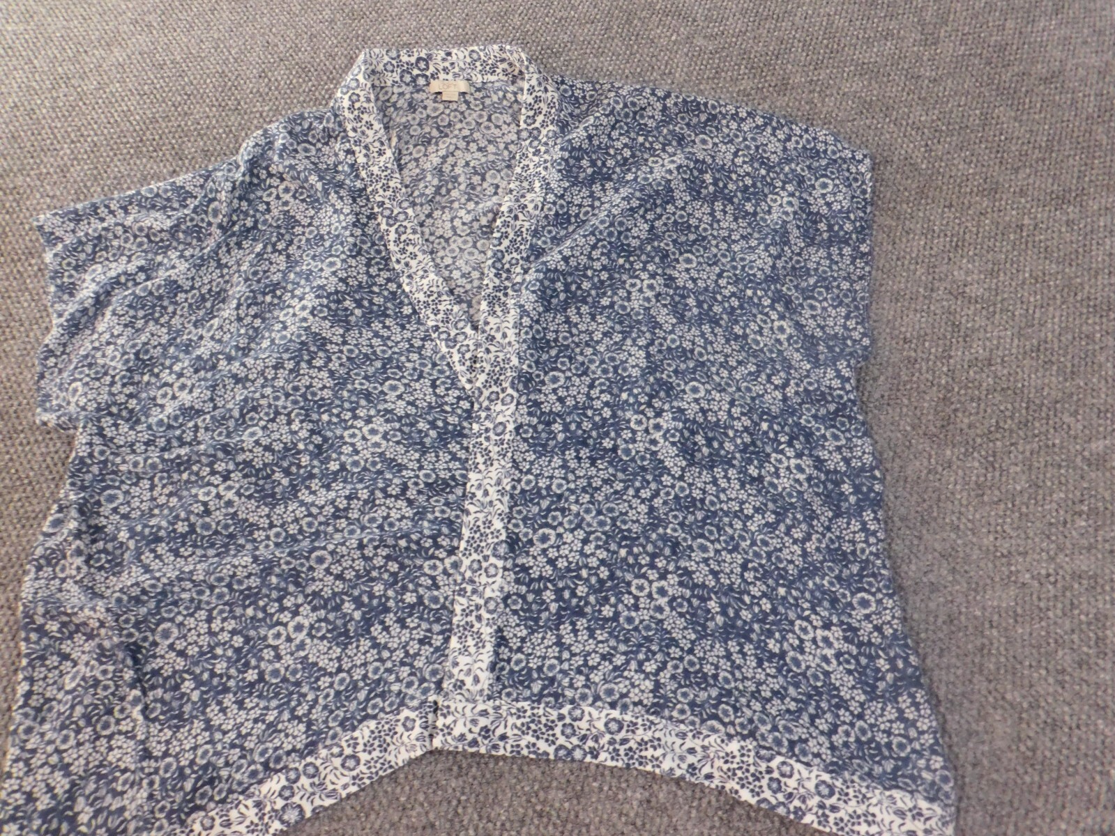 Loft top one size blue floral shawl open womens stretch polyester wool kimono