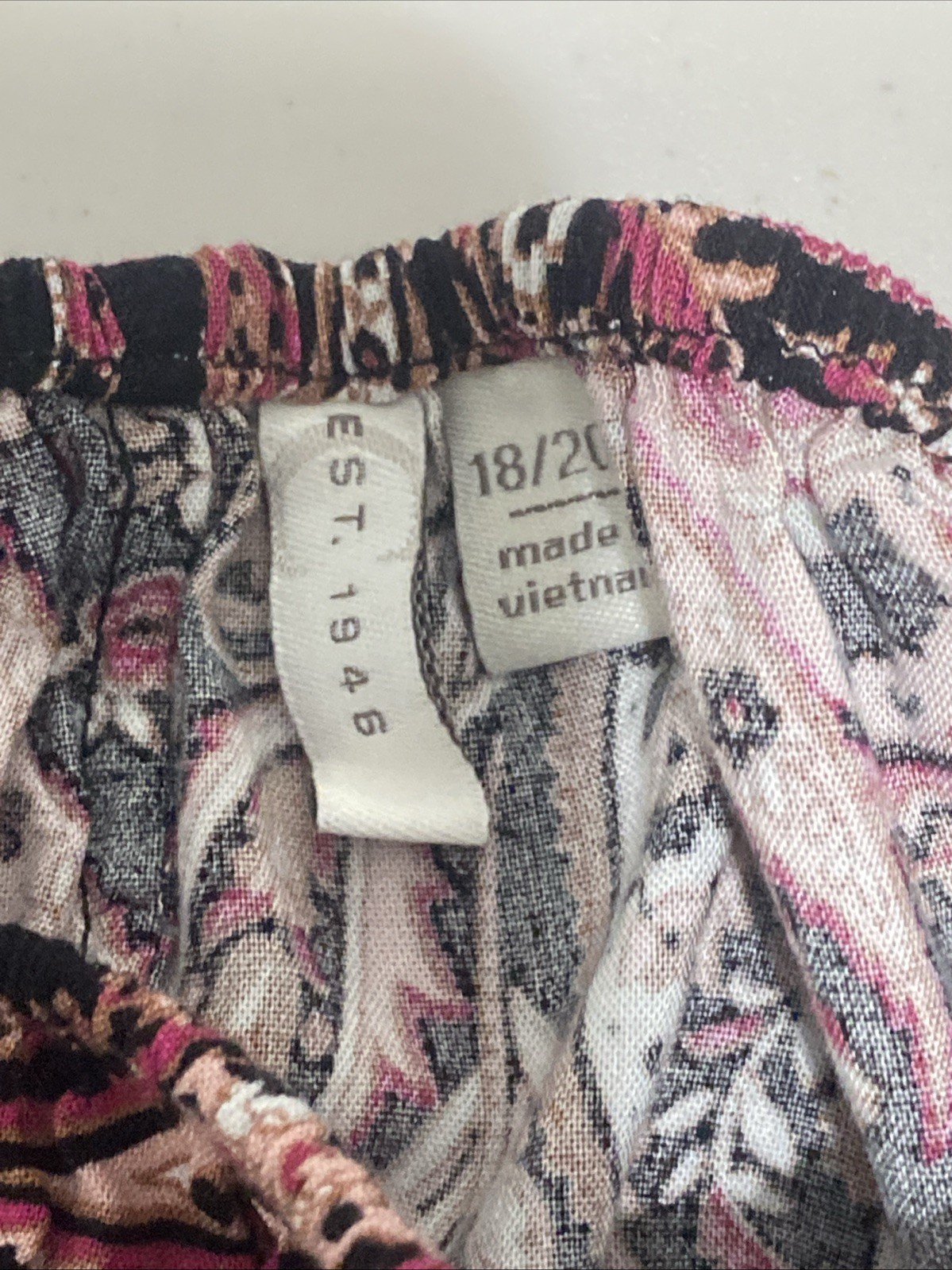 EST. 1946 Women’s 18/20 Bohemian Paisley Elastic Shoulders ECU