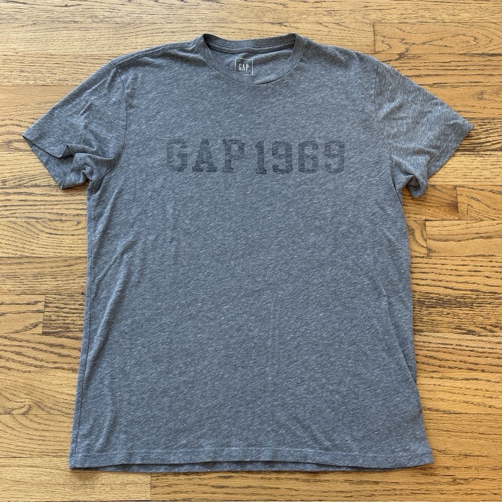 Gap Gray Faded 1969 Faded Graphic T-Shirt Women’s Sz M