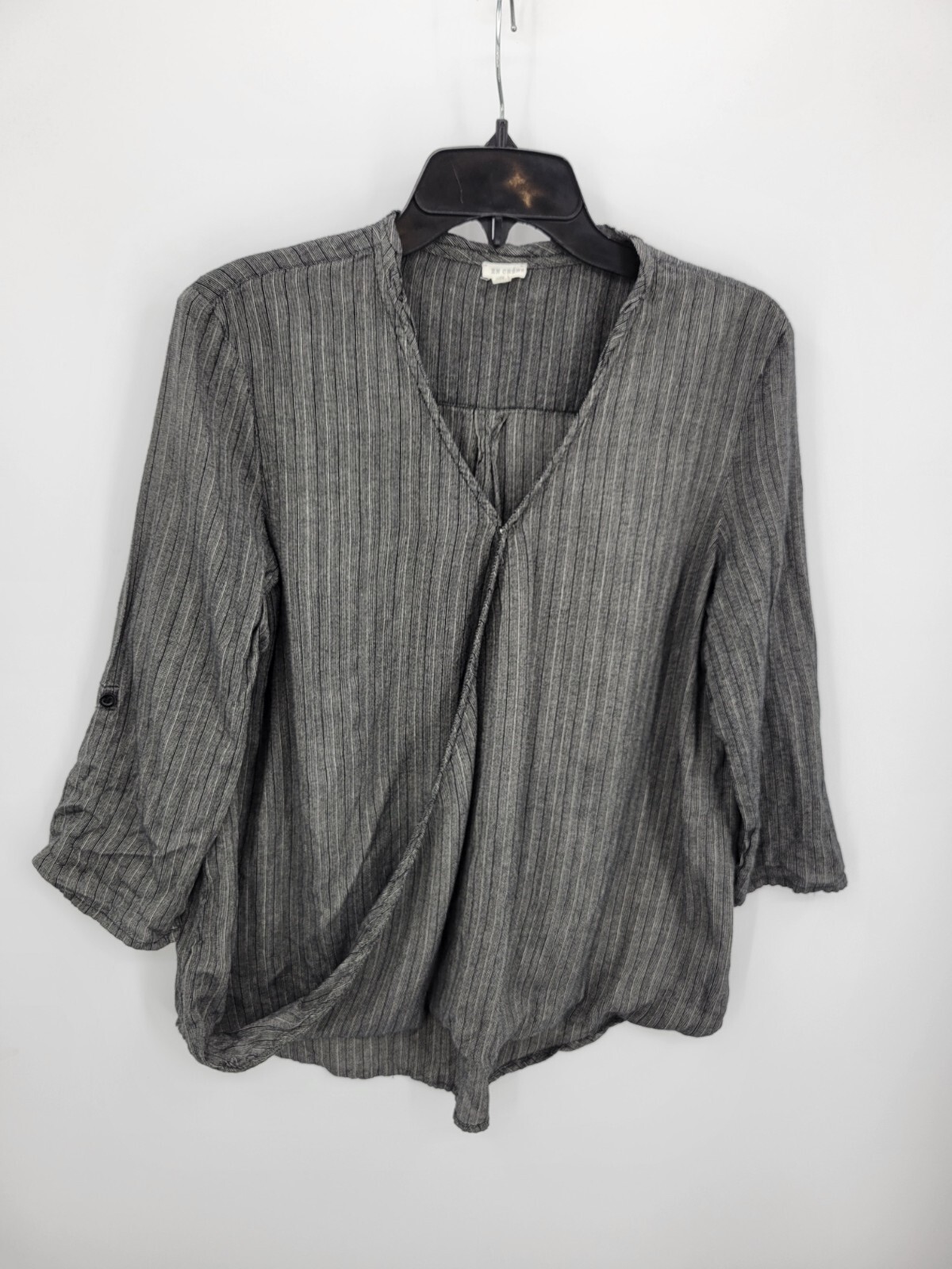 En Creme Anthropologie Top Womens Small Gray Black Strope 3/4 Sleeve Mock Wrap