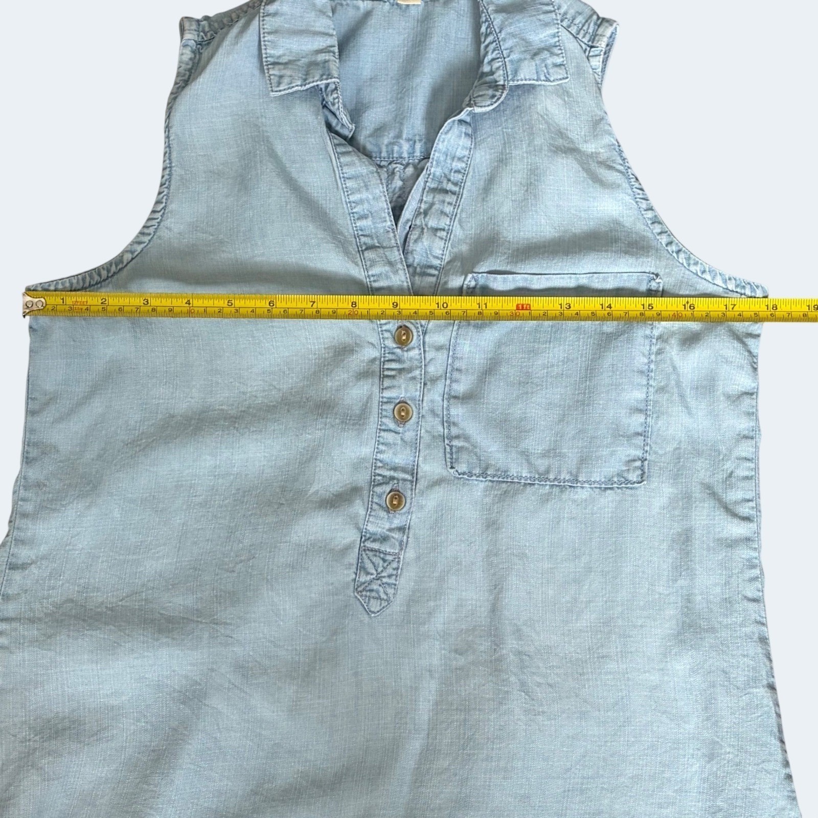 Cloth & Stone Light Wash Denim Sleeveless Henley Top Size S Coastal Boho