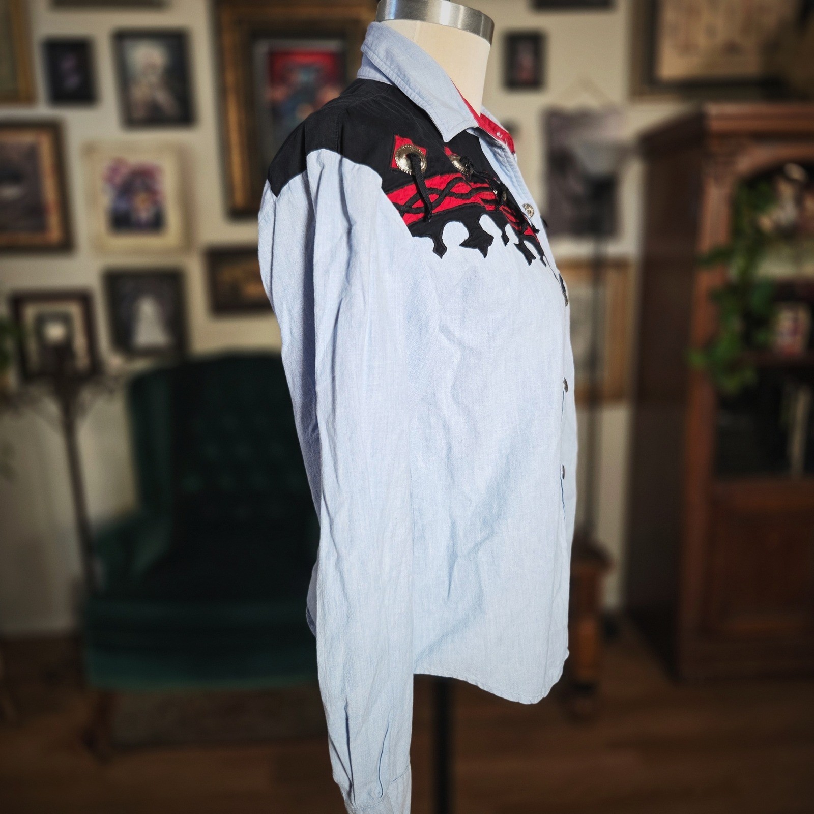 Vintage 90s I Heart Cowboys Out West Western Chambray Concho Shirt Light Blue
