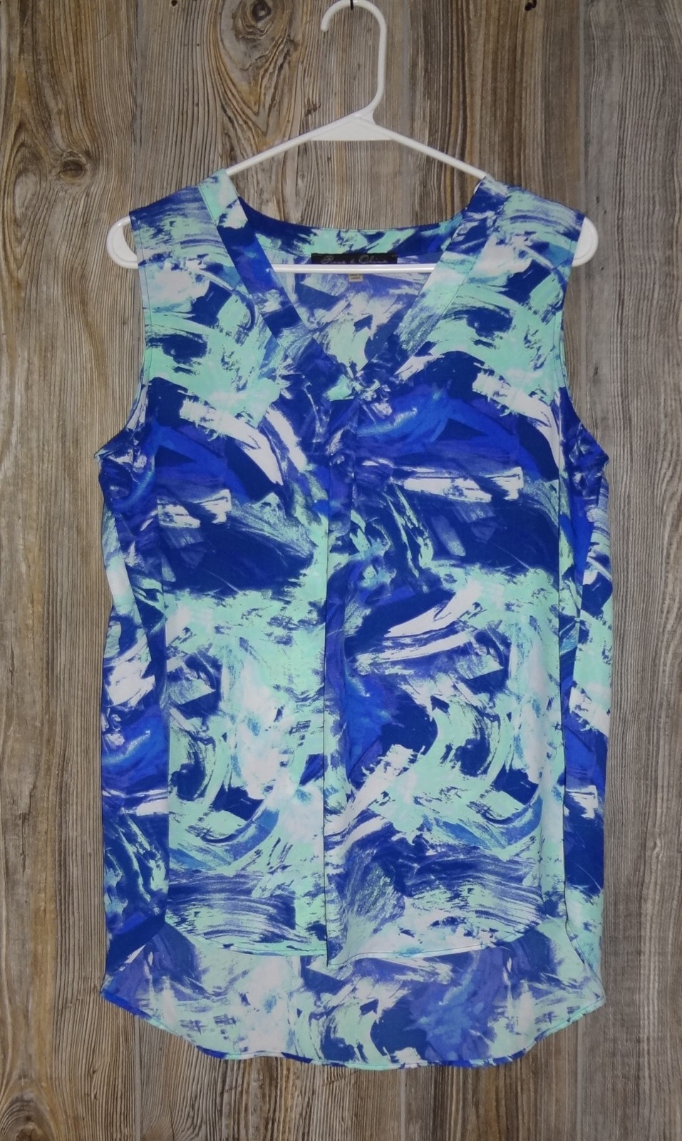 Rose And Olive Sleeveless Blouse Size Medium Blue White Mint Green V Neck