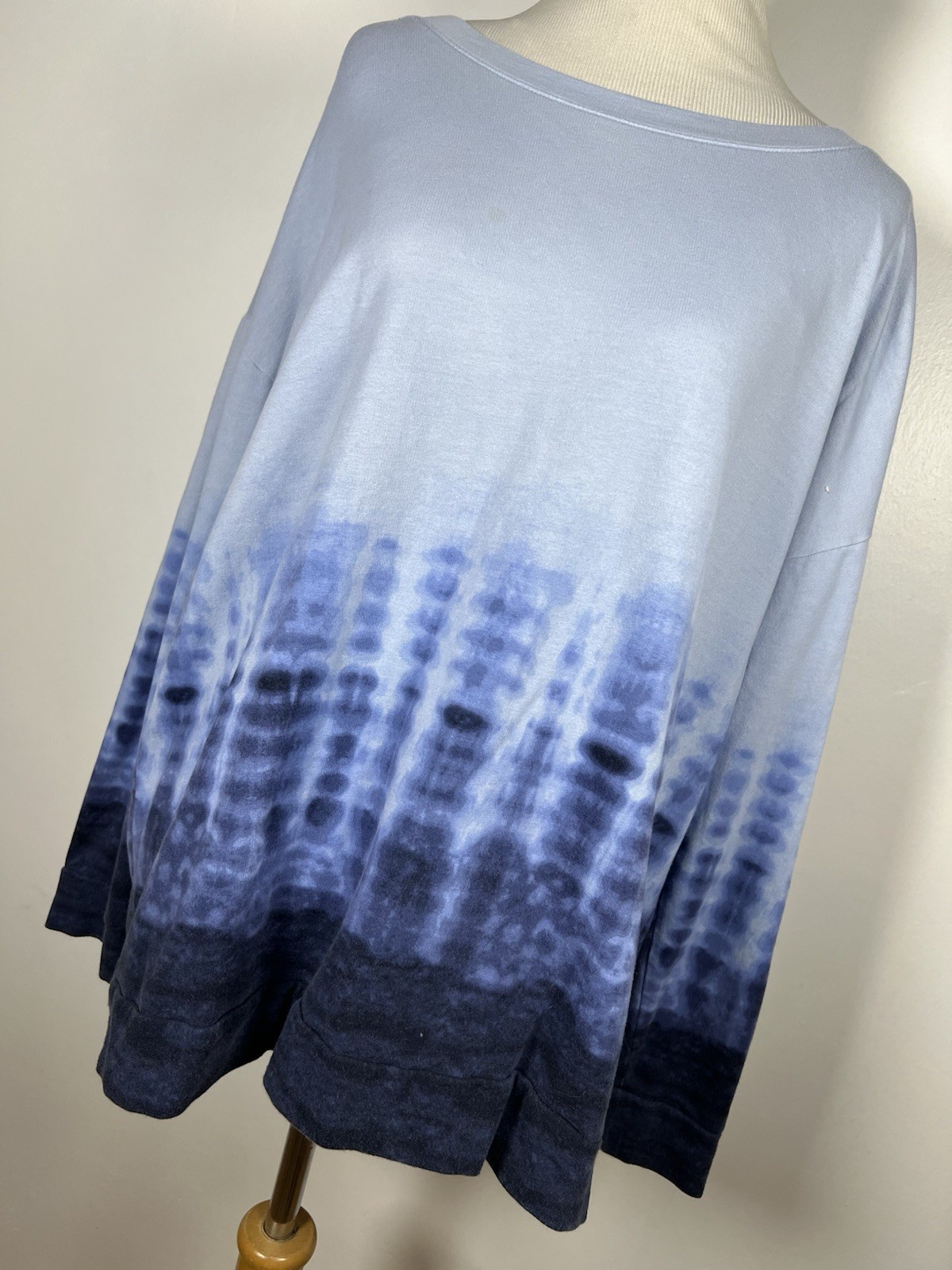 Talbots XL Shirt Top Blue Tie Dye Dipped Long Sleeve Snap Side Slit Stretch E2