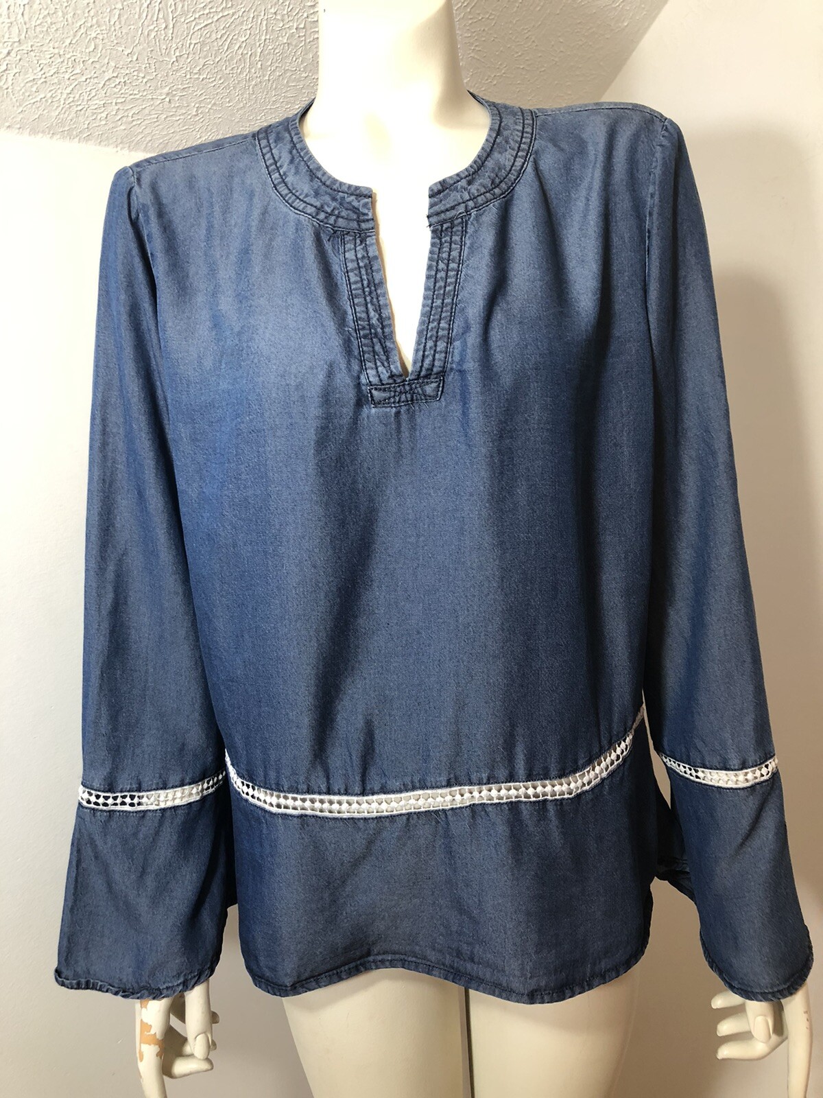 Fourteenth Place Womens Large Chambray Popover Top Long Sleeve White Trim Y Neck
