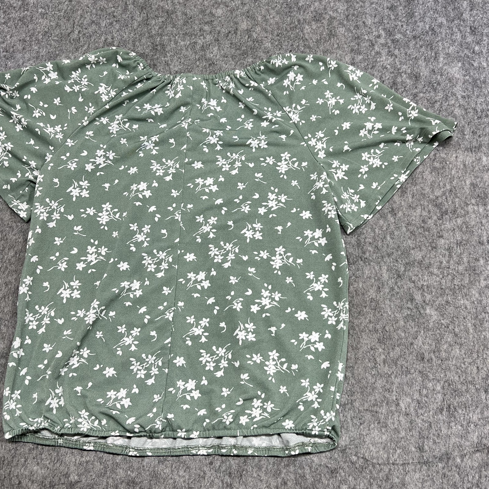 Daytrip Shirt Womens L Green Floral Flutter Sleeve Keyhole Strap Top Casual
