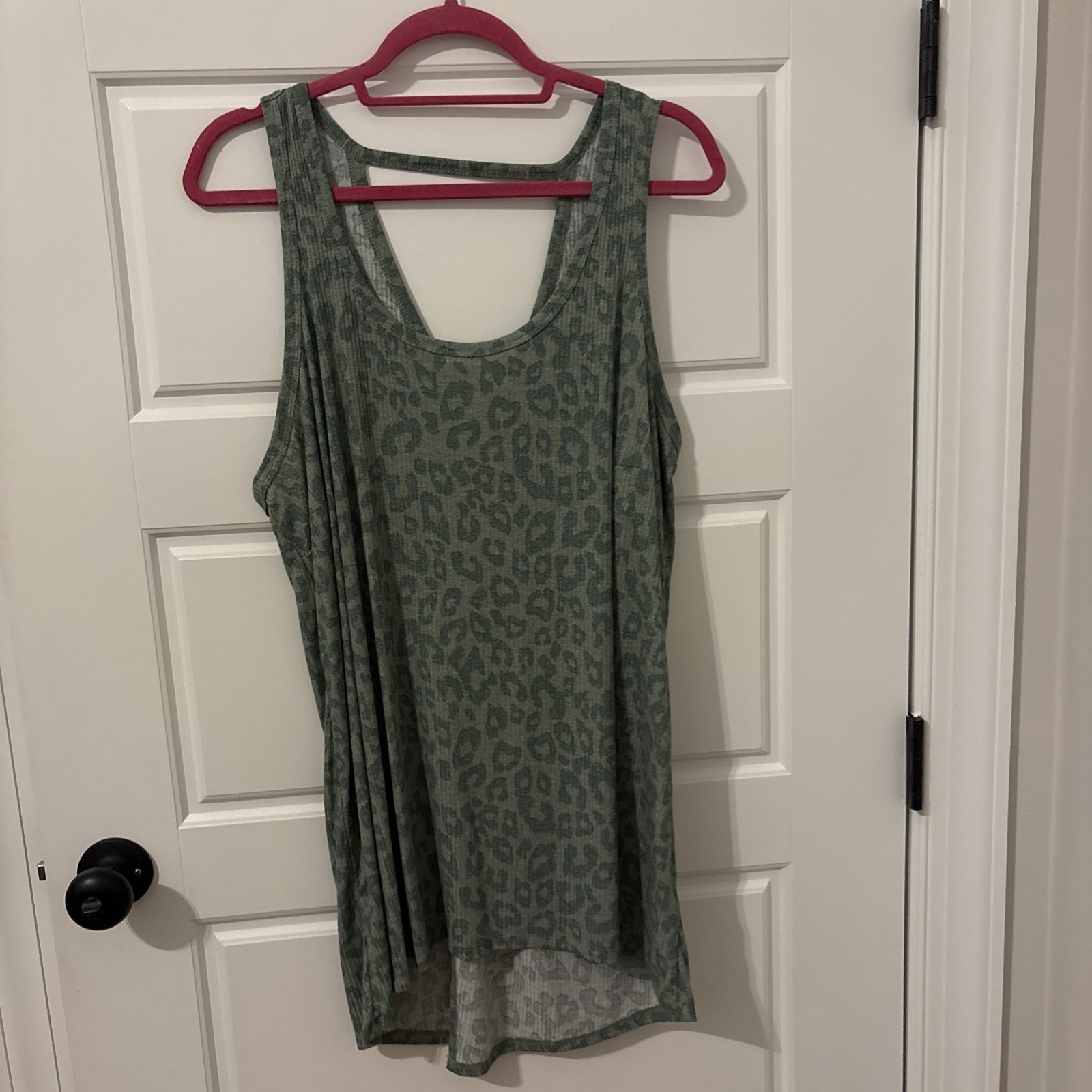 Lularoe Triumphant Tank – 1X – Item1015