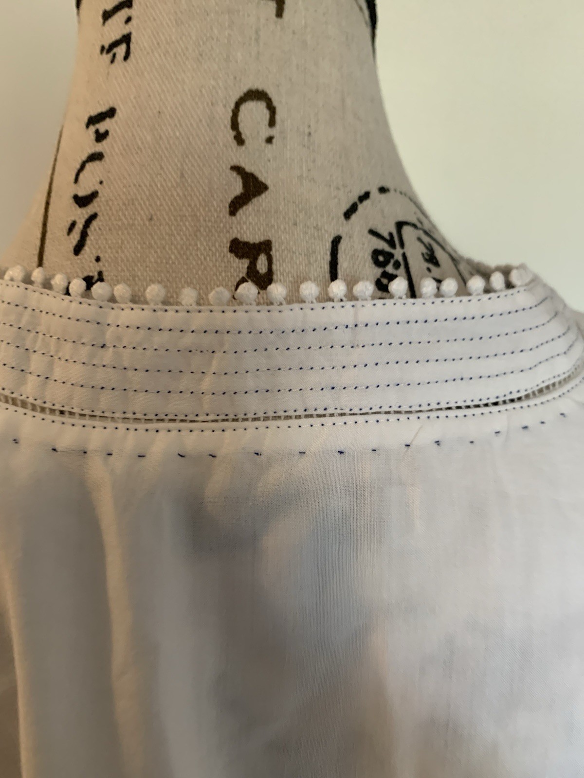 SOLID WHITE BLOUSE EYELET BUTTON FRONT PRE-OWNED SZ XXL 55% COTTON LIGHTWEIGHT