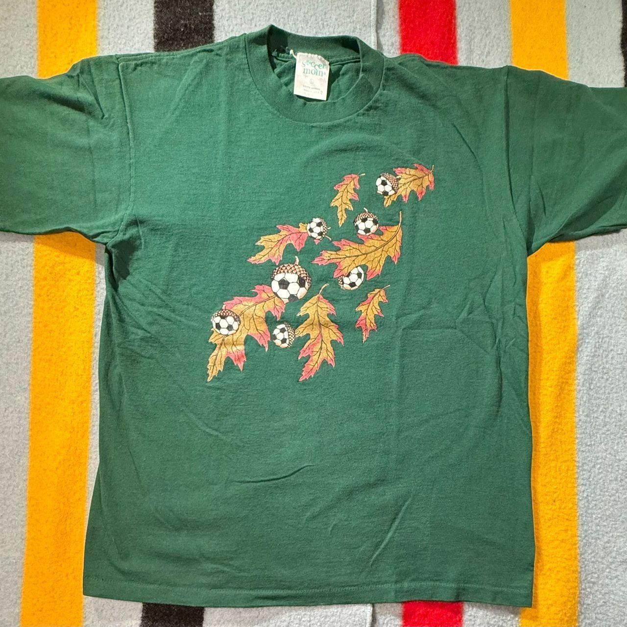 90s Soccer Mom Acorn & Autumn Leaves Tee L 100% Cotton Made in USA