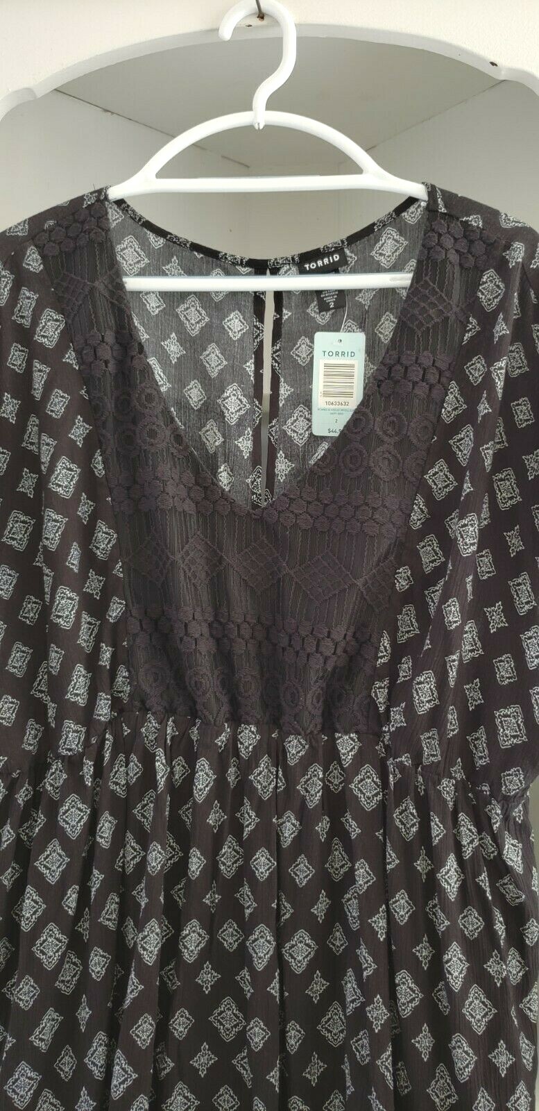 Torrid Blouse Plus Size 2 Black White Lace Insert Keyhole Back Pullover Tunic 2X