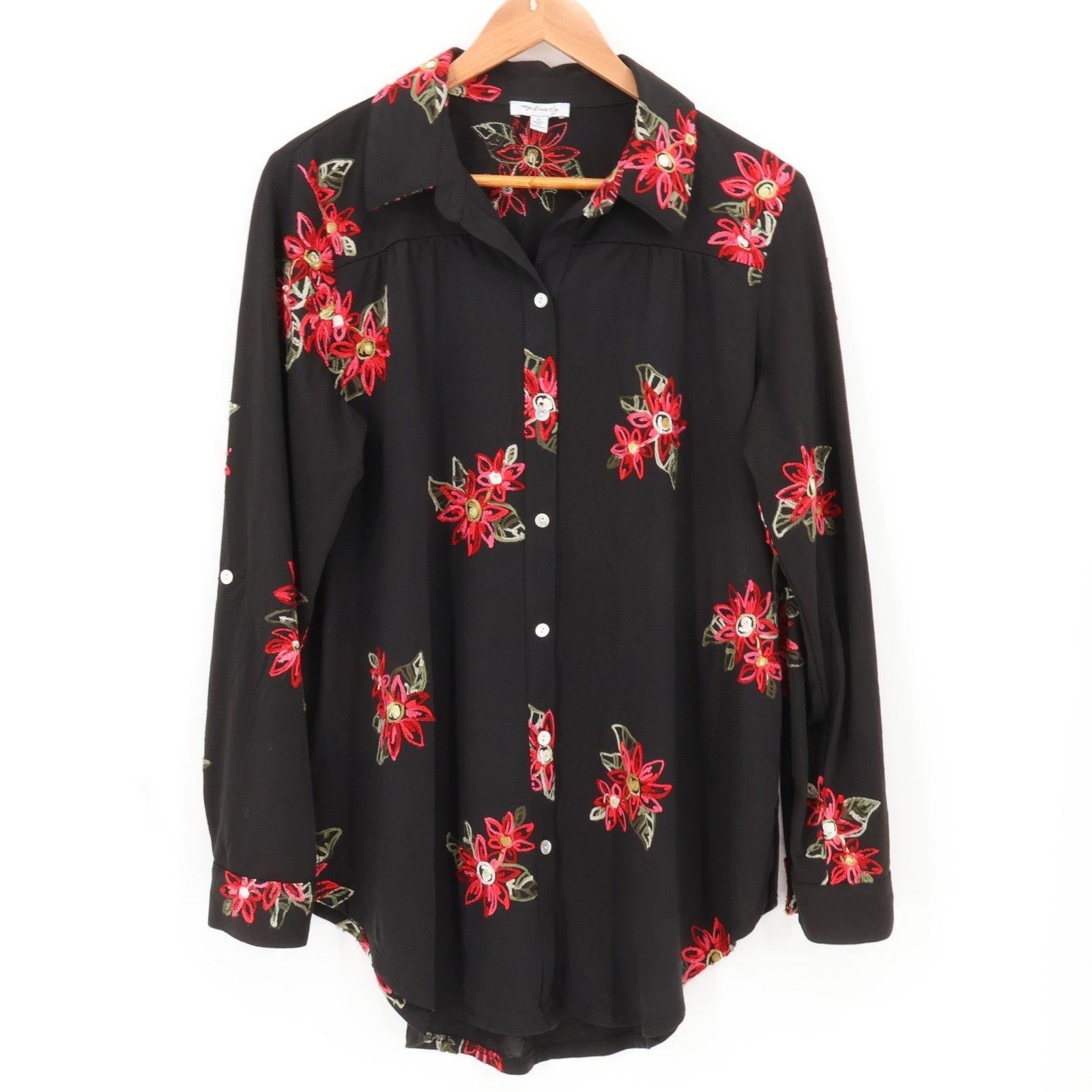 Rose and Everly Embroidered Floral Button Shirt Womens Roll Tab Sleeve Size M