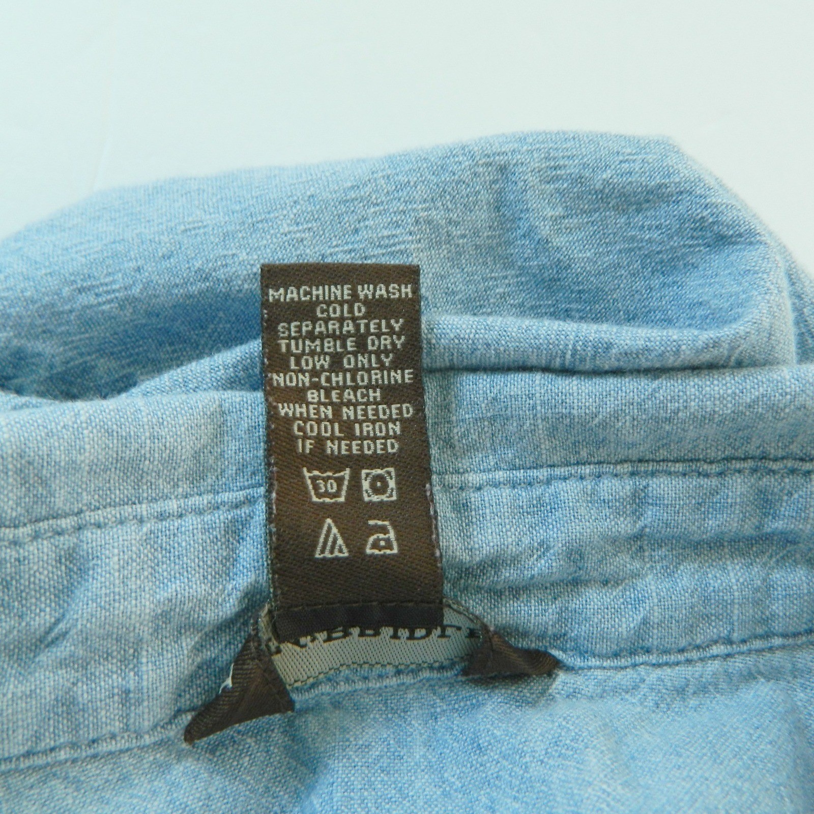 Bit & Bridle Sleeveless Chambray Western Shirt Women 1X Light Blue Pearl Snaps