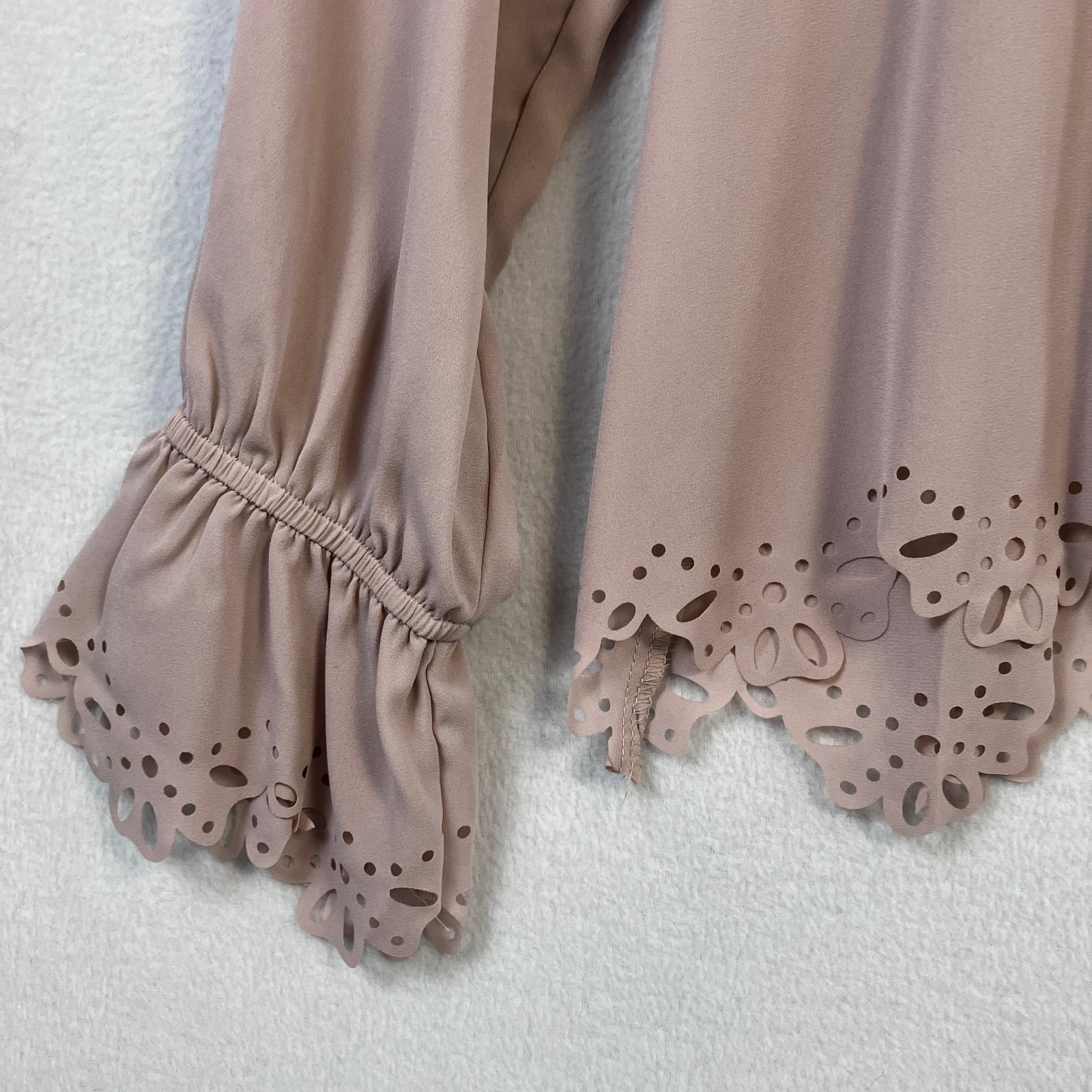 Sugar Lips Women’s Ruffle Split Tie Neck Blouse Size L Mauve NWT