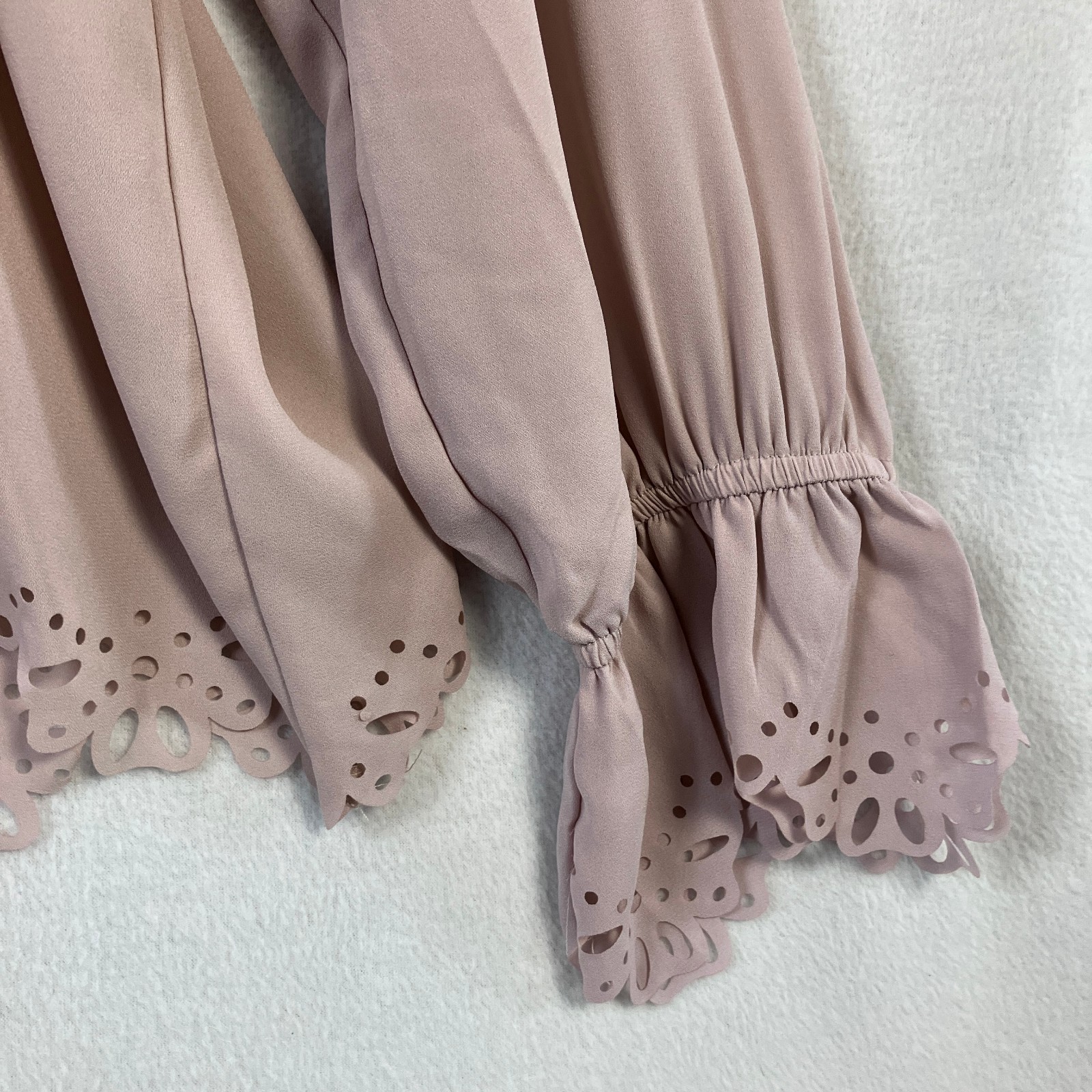 Sugar Lips Women’s Ruffle Split Tie Neck Blouse Size L Mauve NWT