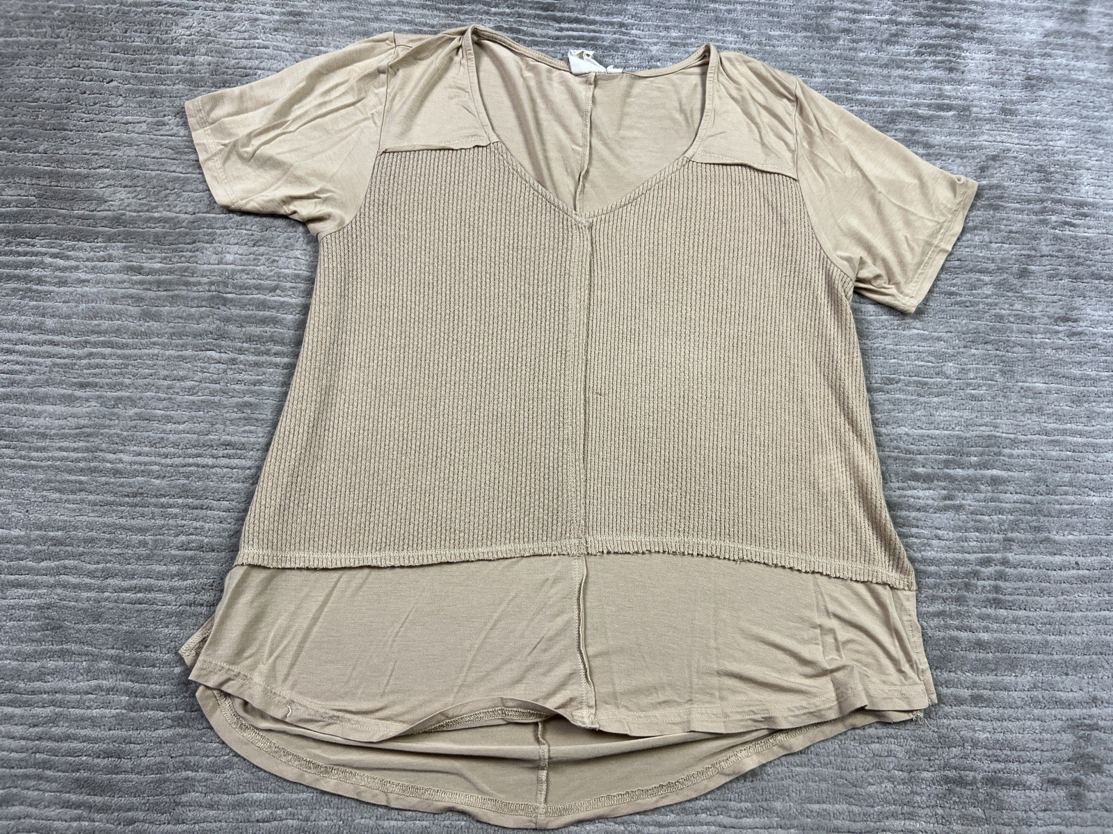 White Crow Top Womens Large Beige Short Sleeve V-Neck Rayon Blend