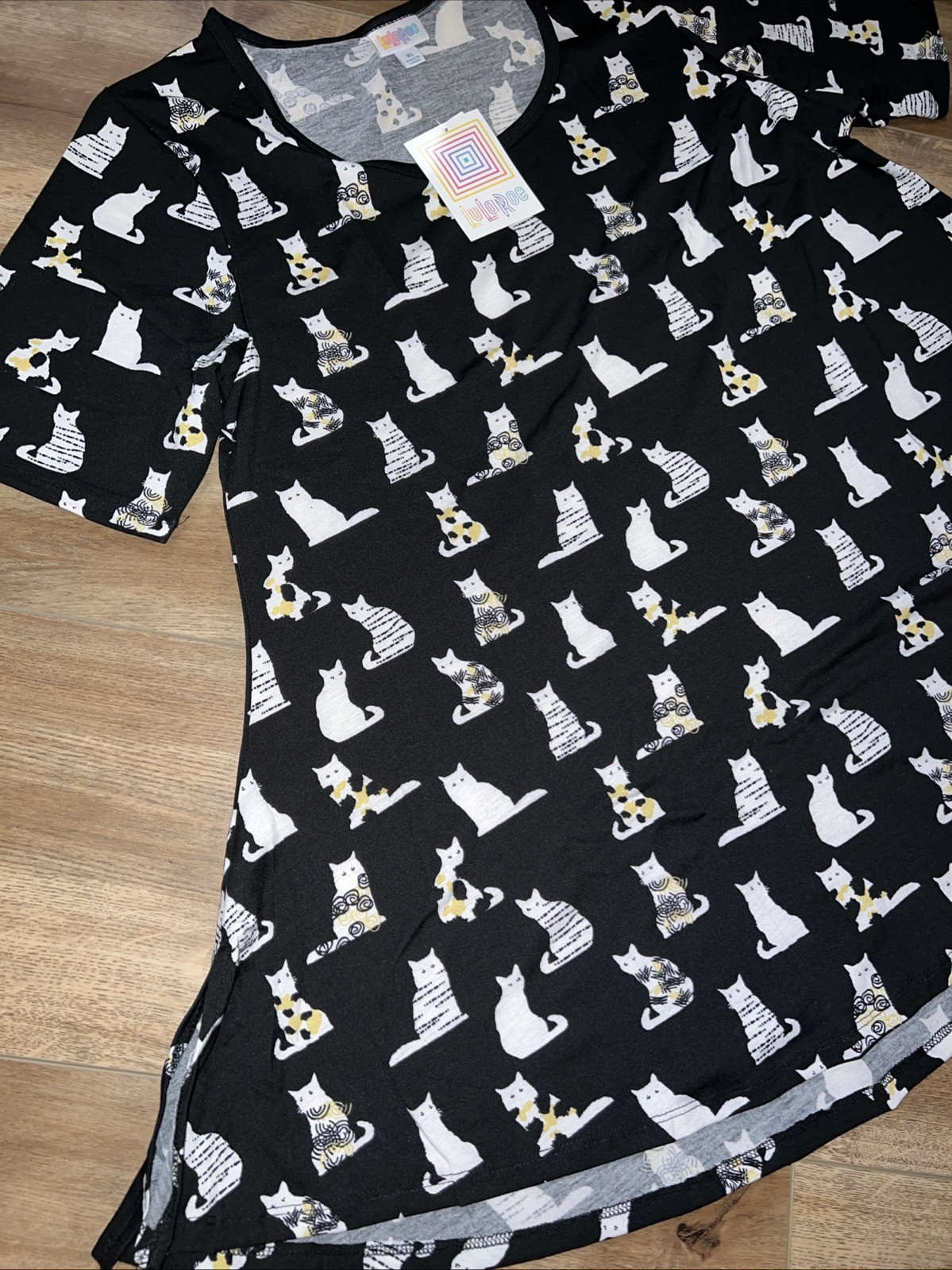 Lularoe Perfect T Tunic Medium 12/14 16 Black White Cats Kittens Animal Print 😻