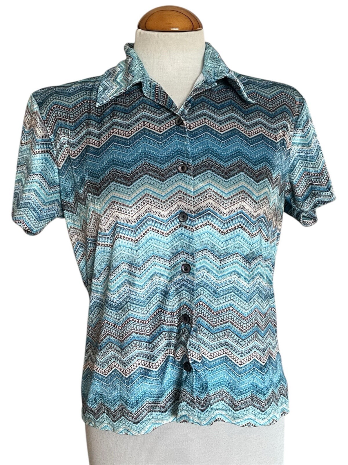 Vintage. NEW LOOK. Lightweight Velour T-Shirt. Size 14. Blue & Brown Chevron