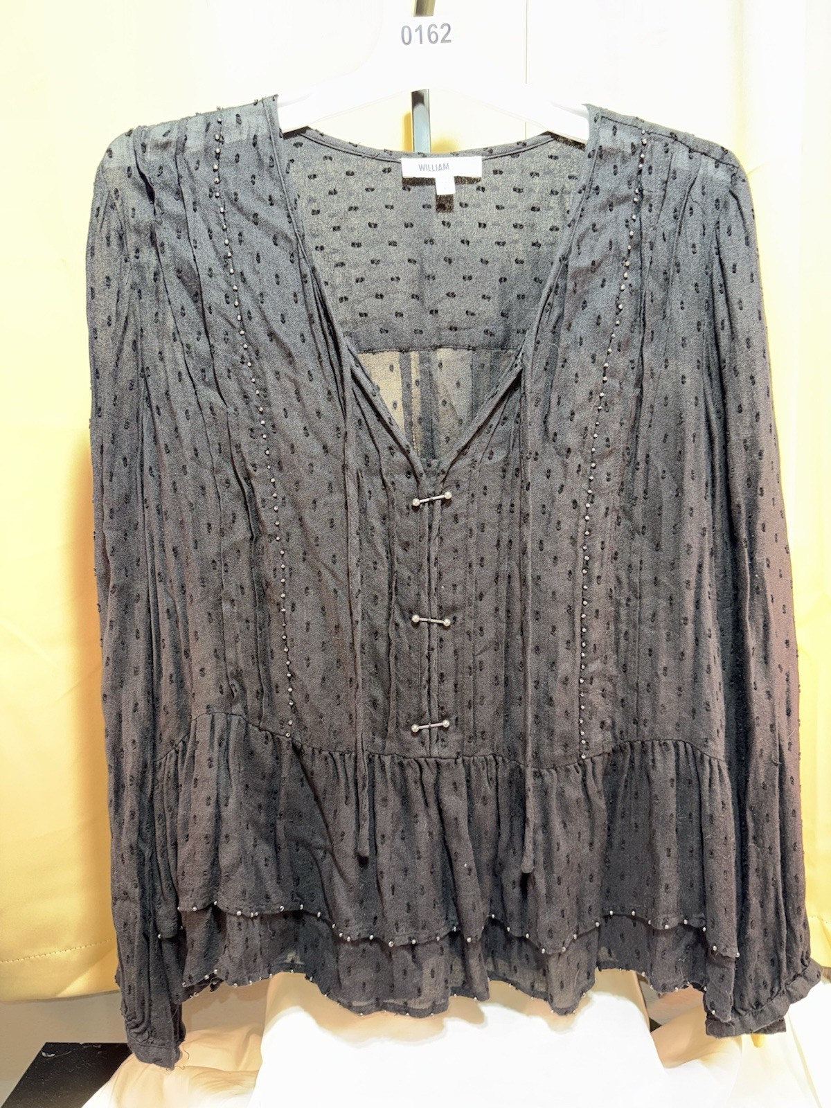 WILLIAMRAST Women’s L Gray Solid V-Neck Long Sleeve Beaded Ruffle Blouse