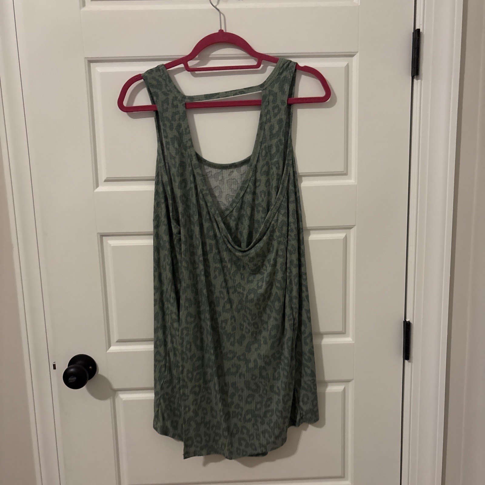 Lularoe Triumphant Tank – 1X – Item1015