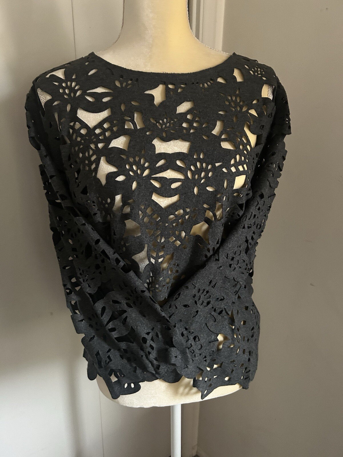 Zero Degree Celsius Women’s Grey Lace Wool And Polyester Top Size L