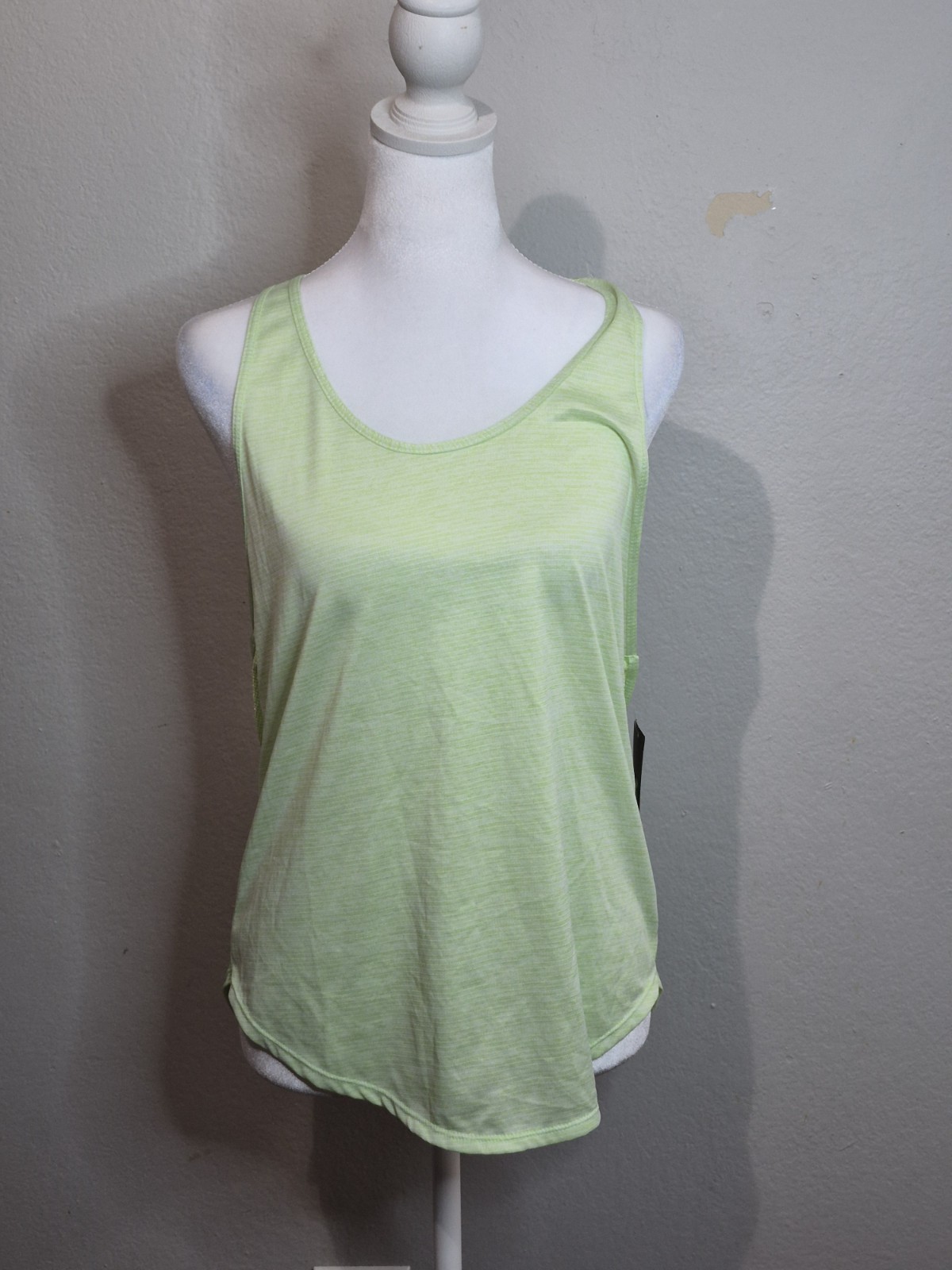 Under Armour HeatGear Racerback Tank Top Medium Green Workout Gym Running NWT